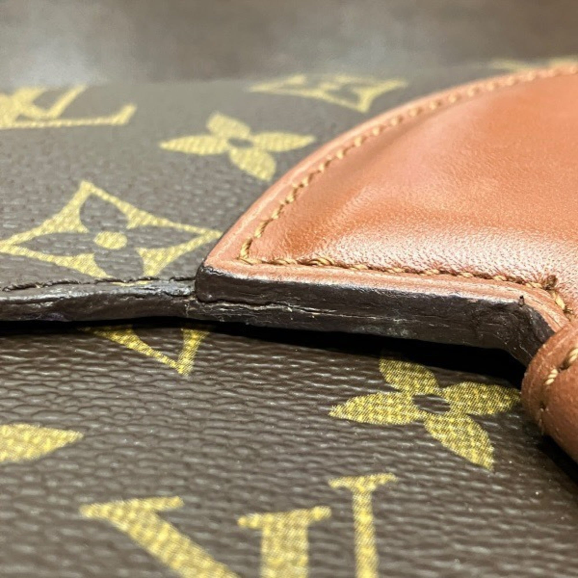 Louis Vuitton Brown Monogram Clutch Bag Handbag (Pre-Owned)
