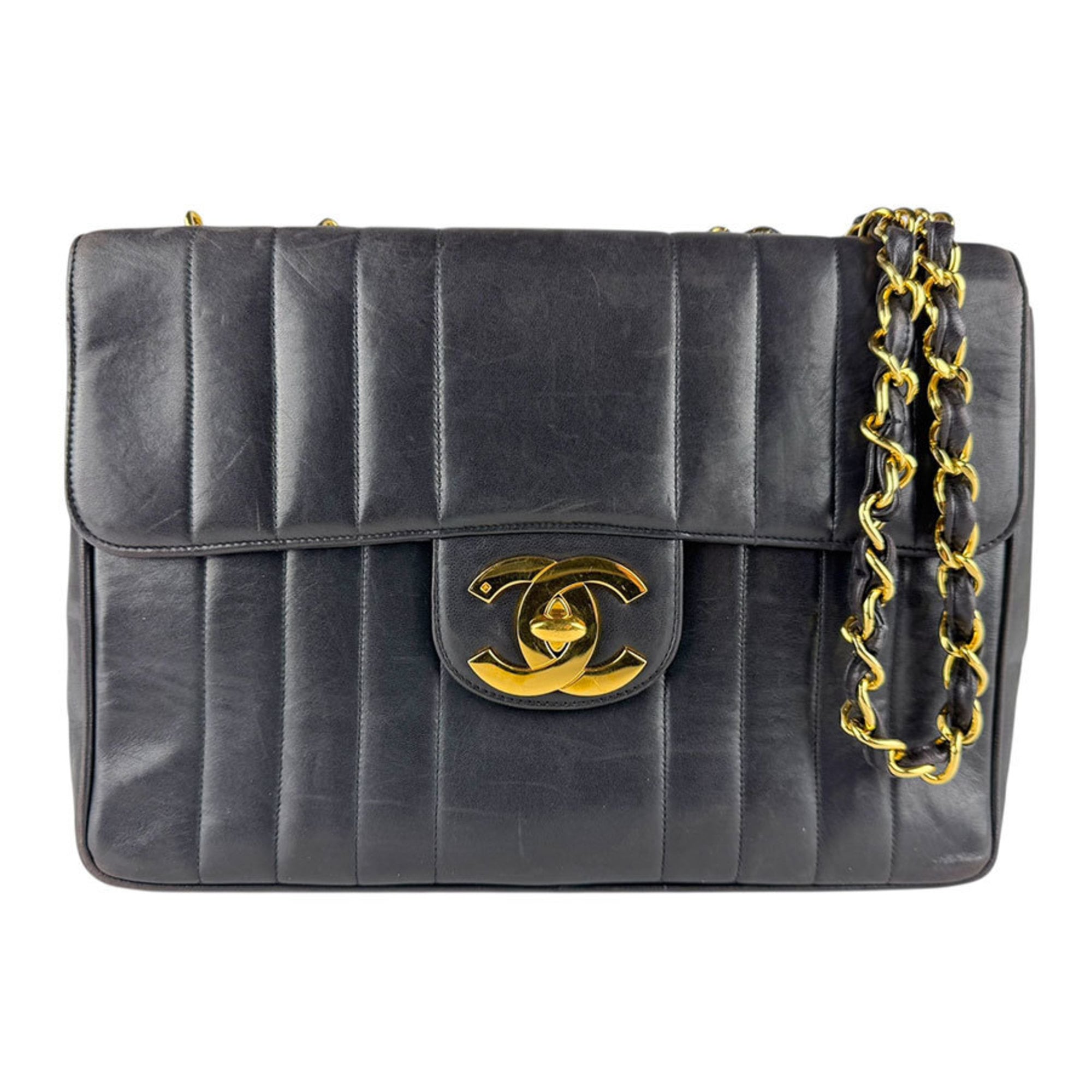 Chanel Black Leather Shoulder Bag (Pre-Owned)