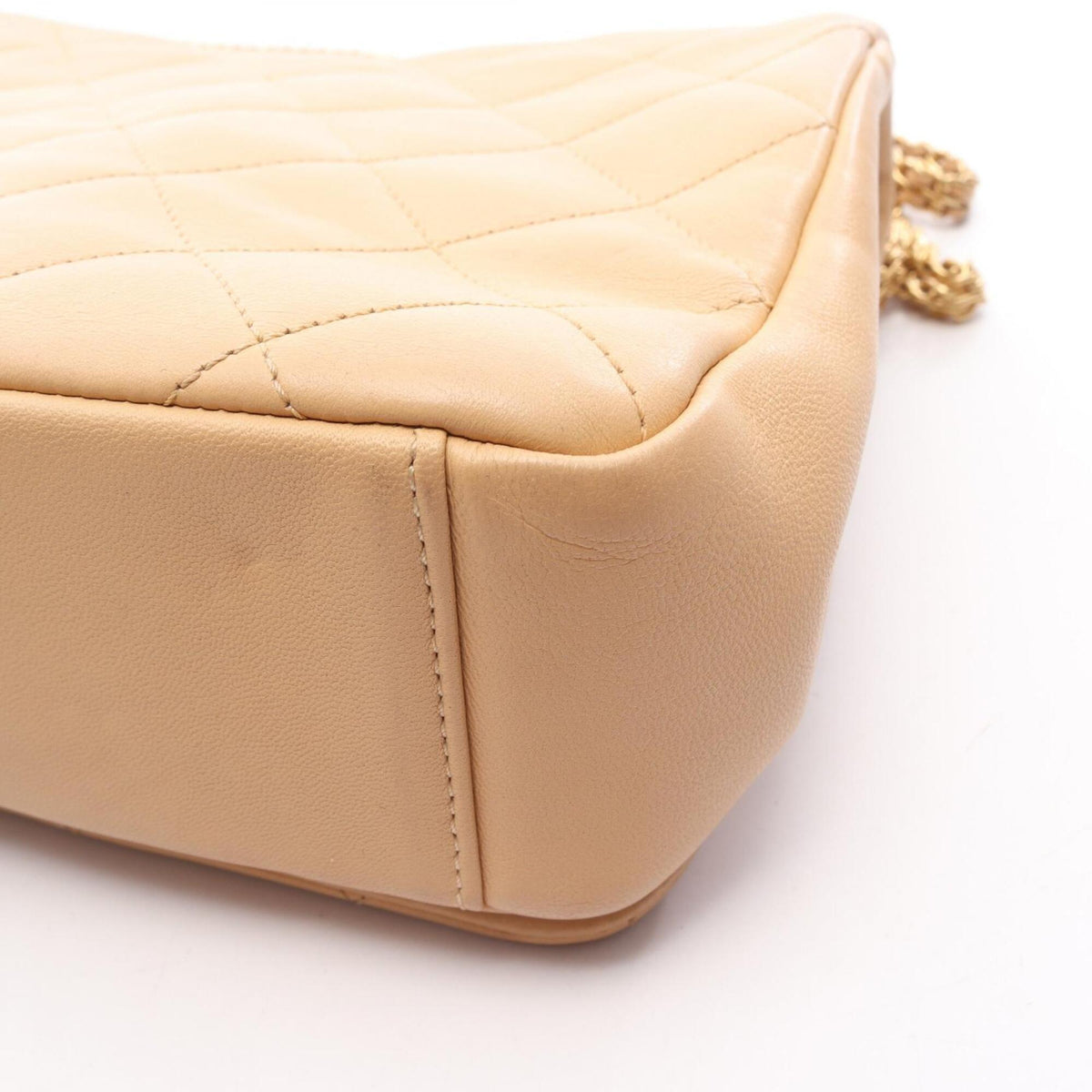 Chanel Beige Leather Handbag Shoulder Bag (Pre-Owned)