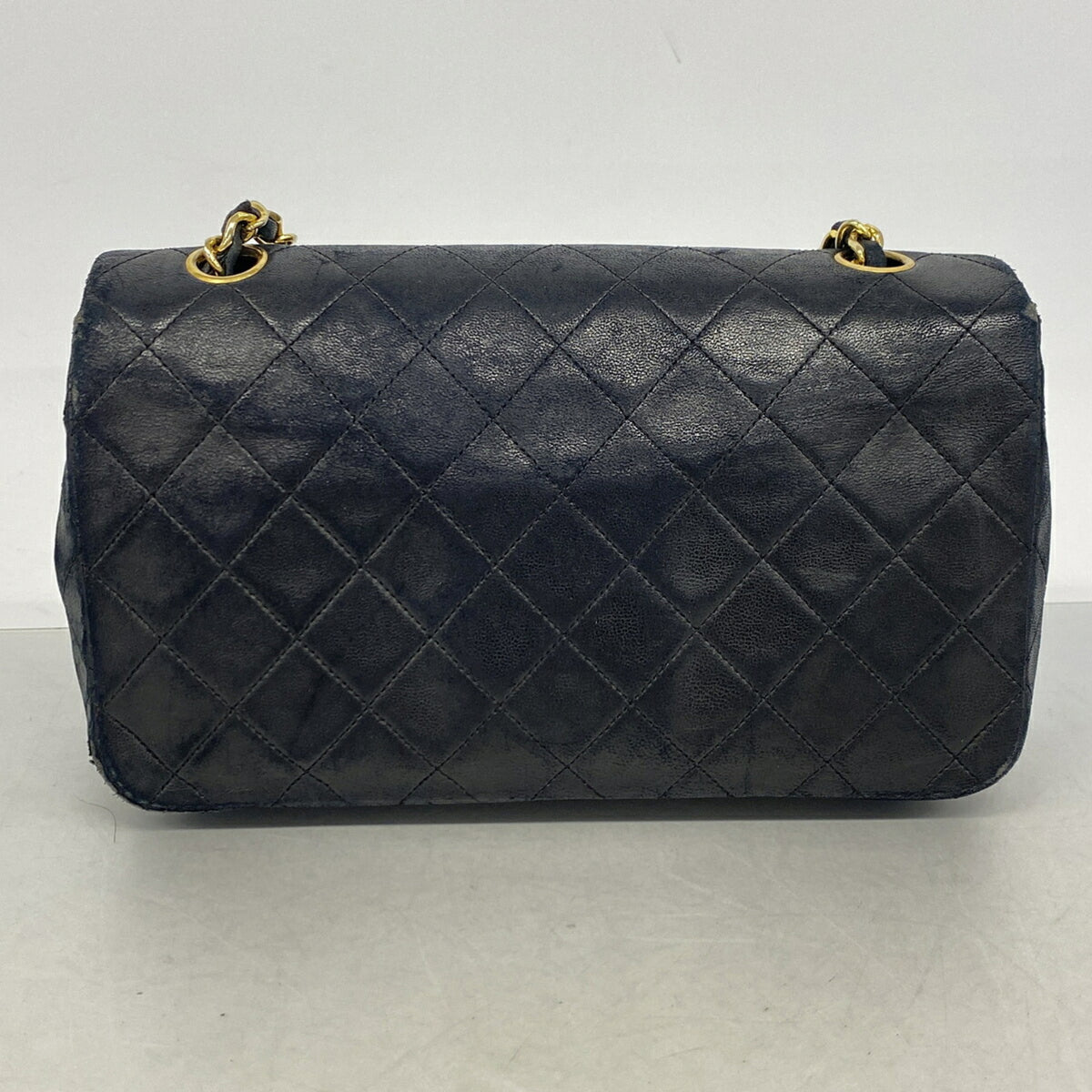 Chanel Black Leather Shoulder Bag (Pre-Owned)