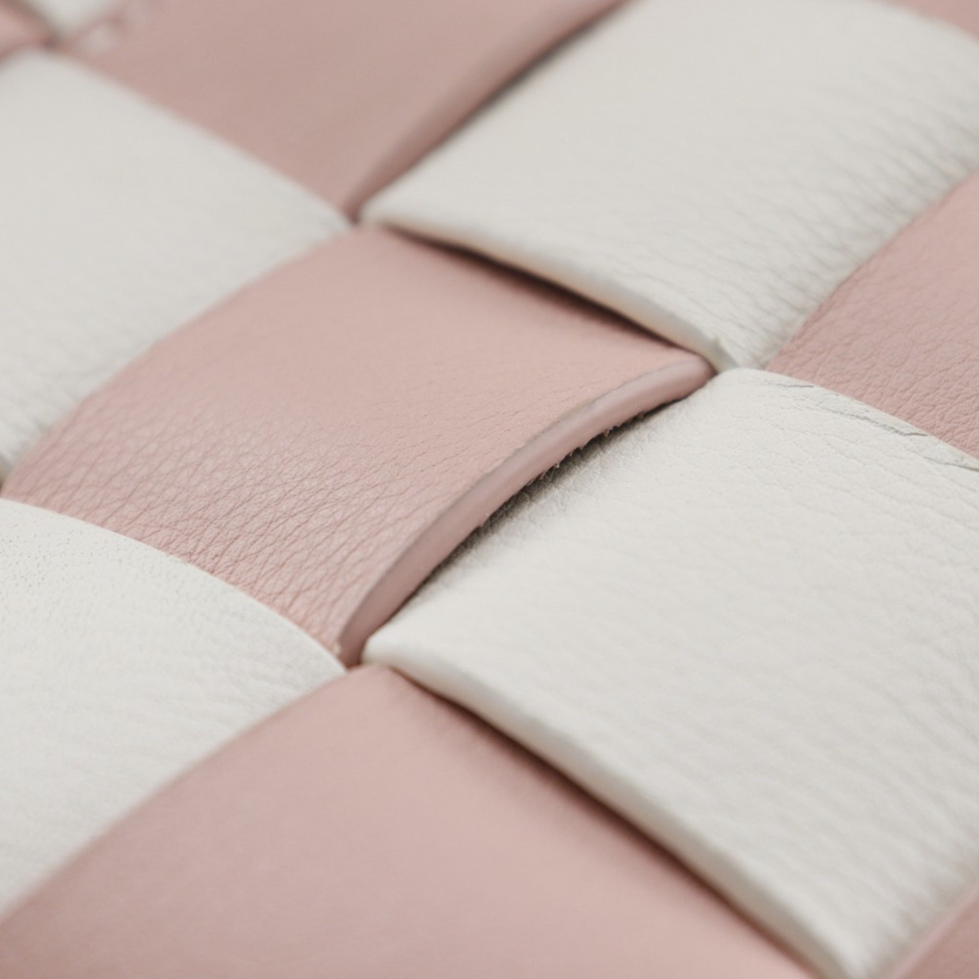 Loewe Pink White Leather Basket Handbag (Pre-Owned)
