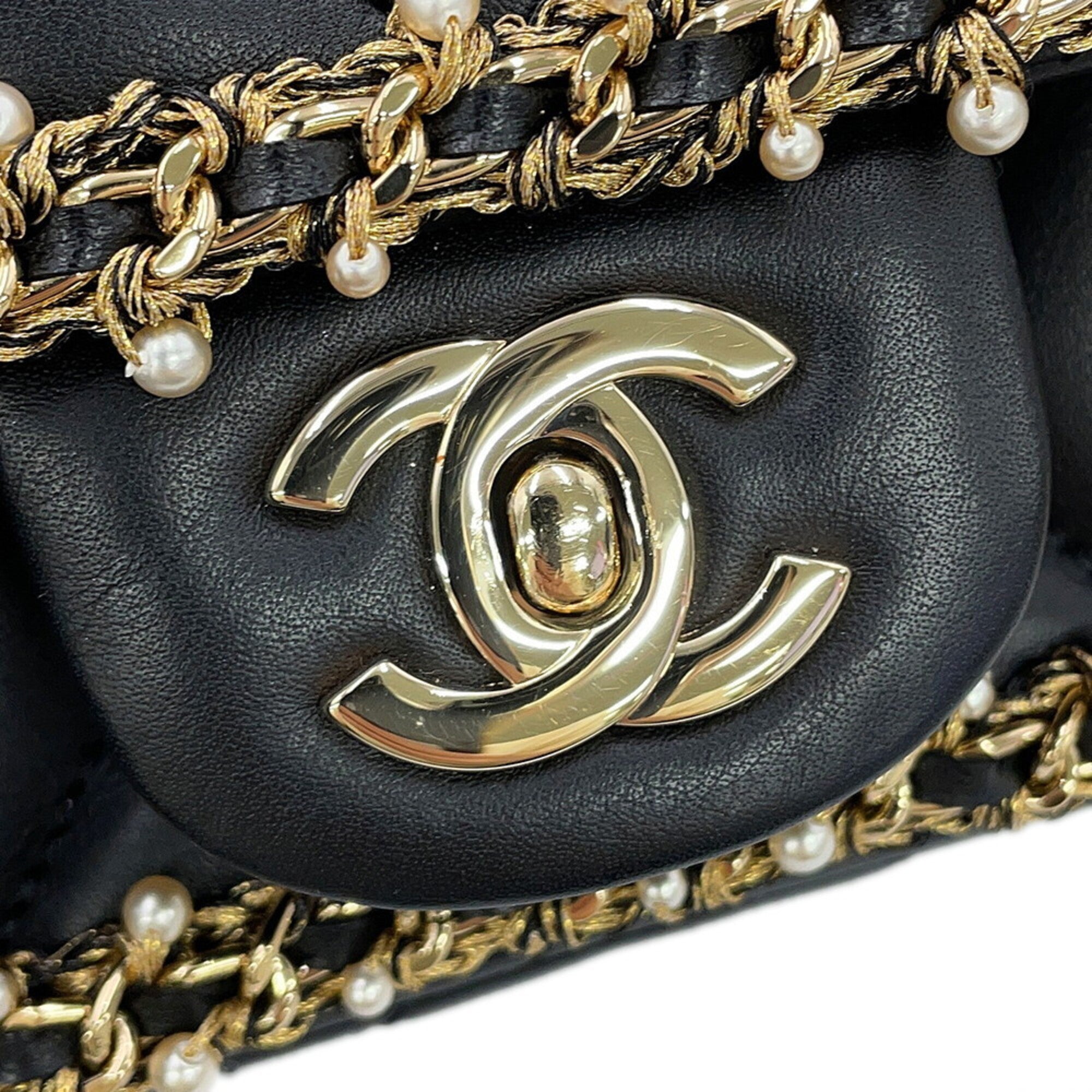 Chanel Matelasse Black Leather Handbag Shoulder Bag (Pre-Owned)