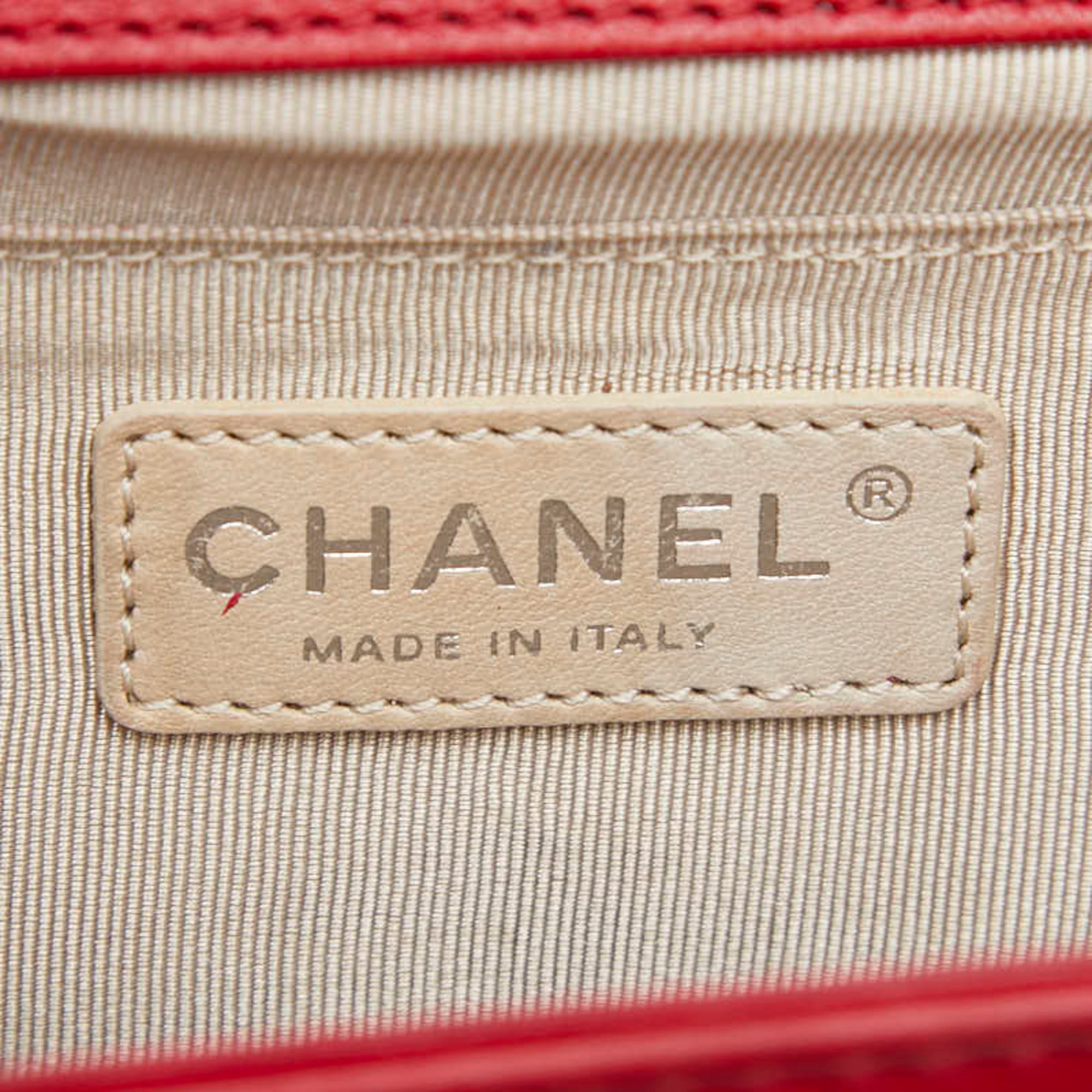 Chanel Matelasse Red Color Leather Shoulder Bag (Pre-Owned)