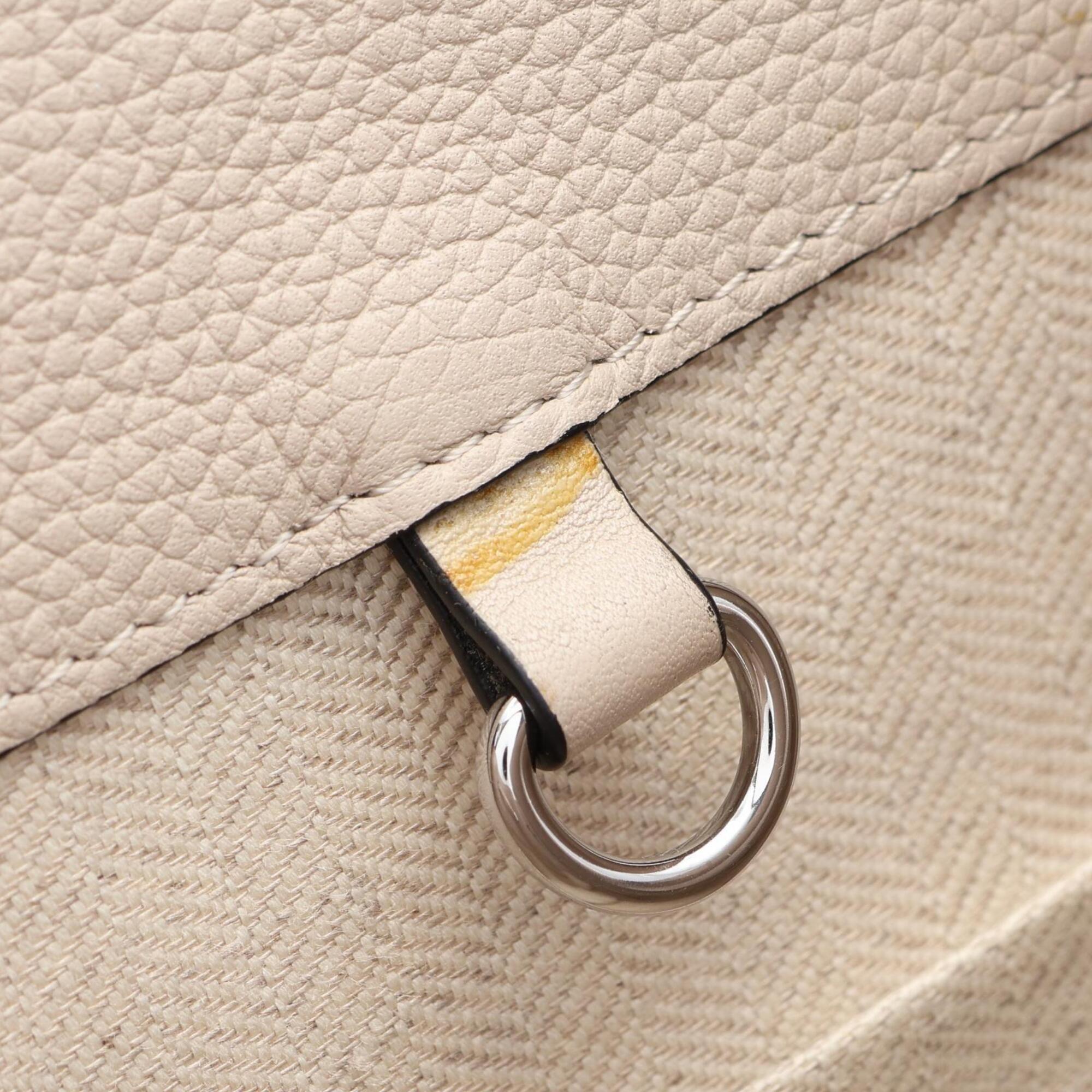 Loewe Beige Leather Handbag (Pre-Owned)