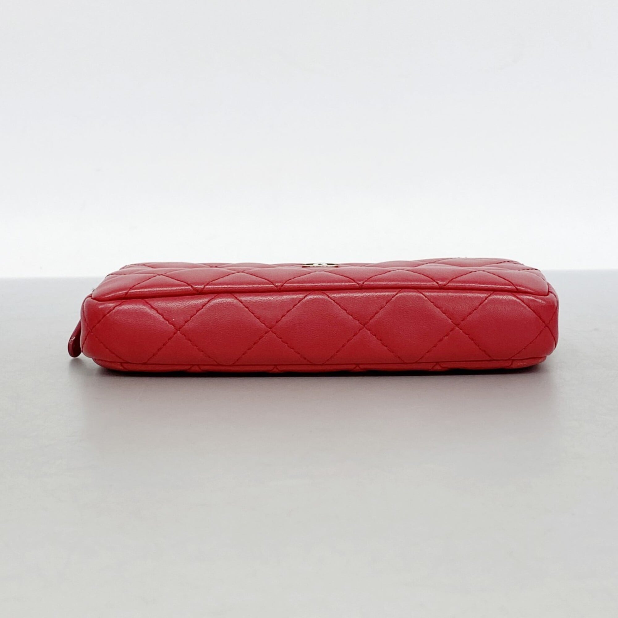Chanel Red Color Leather Shoulder Bag (Pre-Owned)