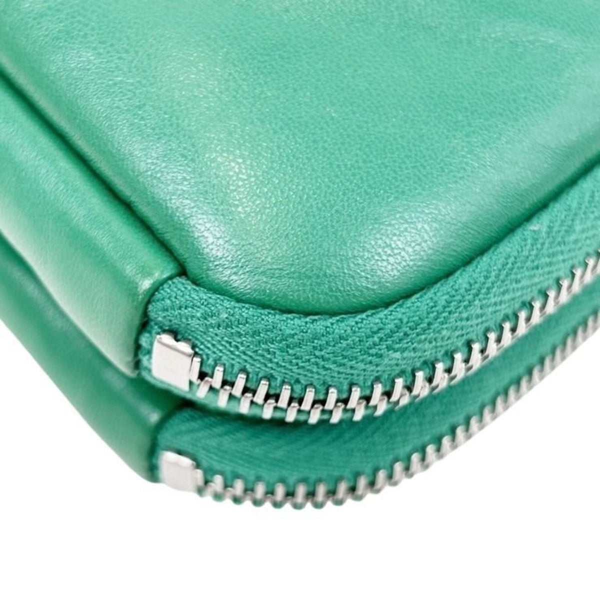 Prada Green Leather Shoulder Bag (Pre-Owned)