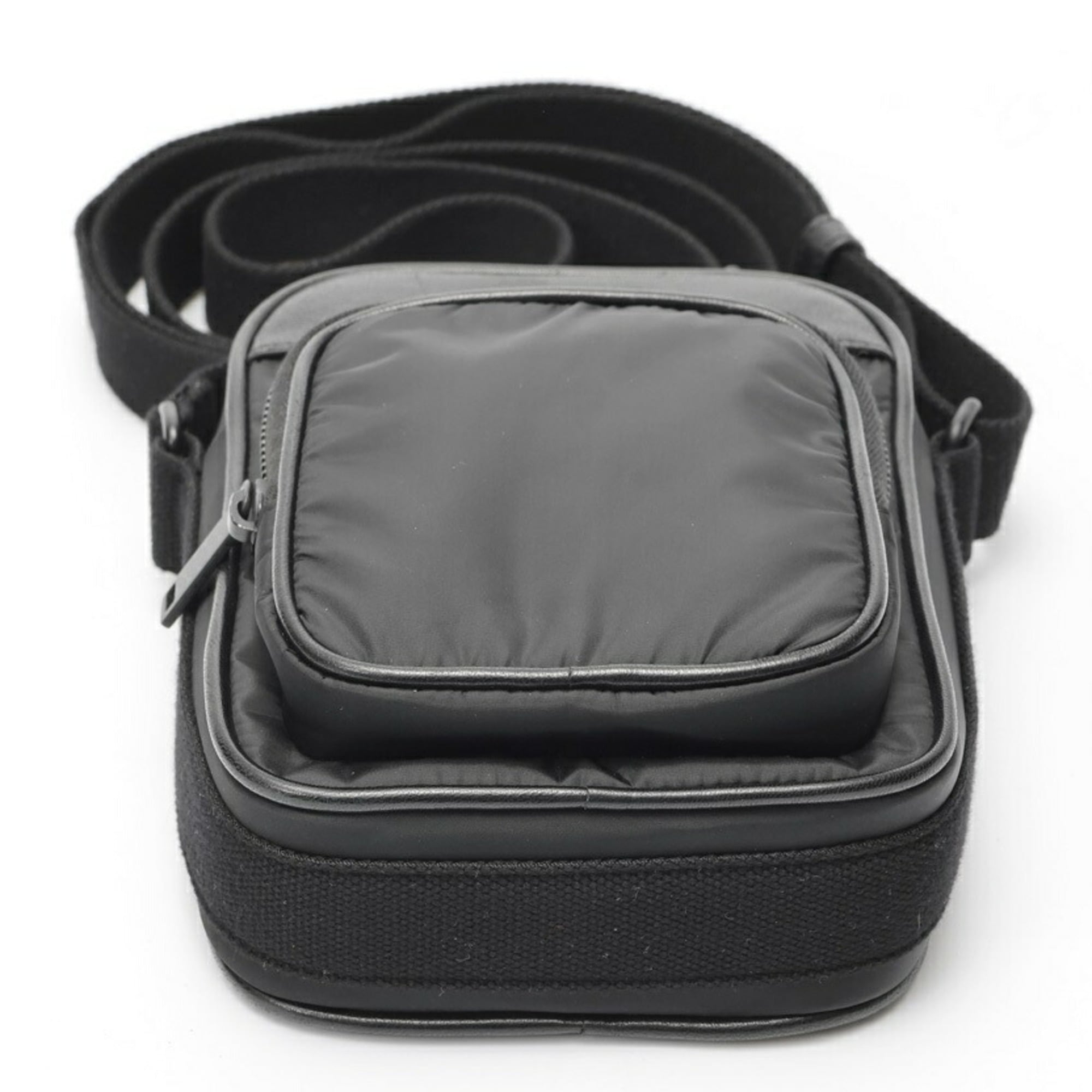 Saint Laurent Black Leather Shoulder Bag (Pre-Owned)