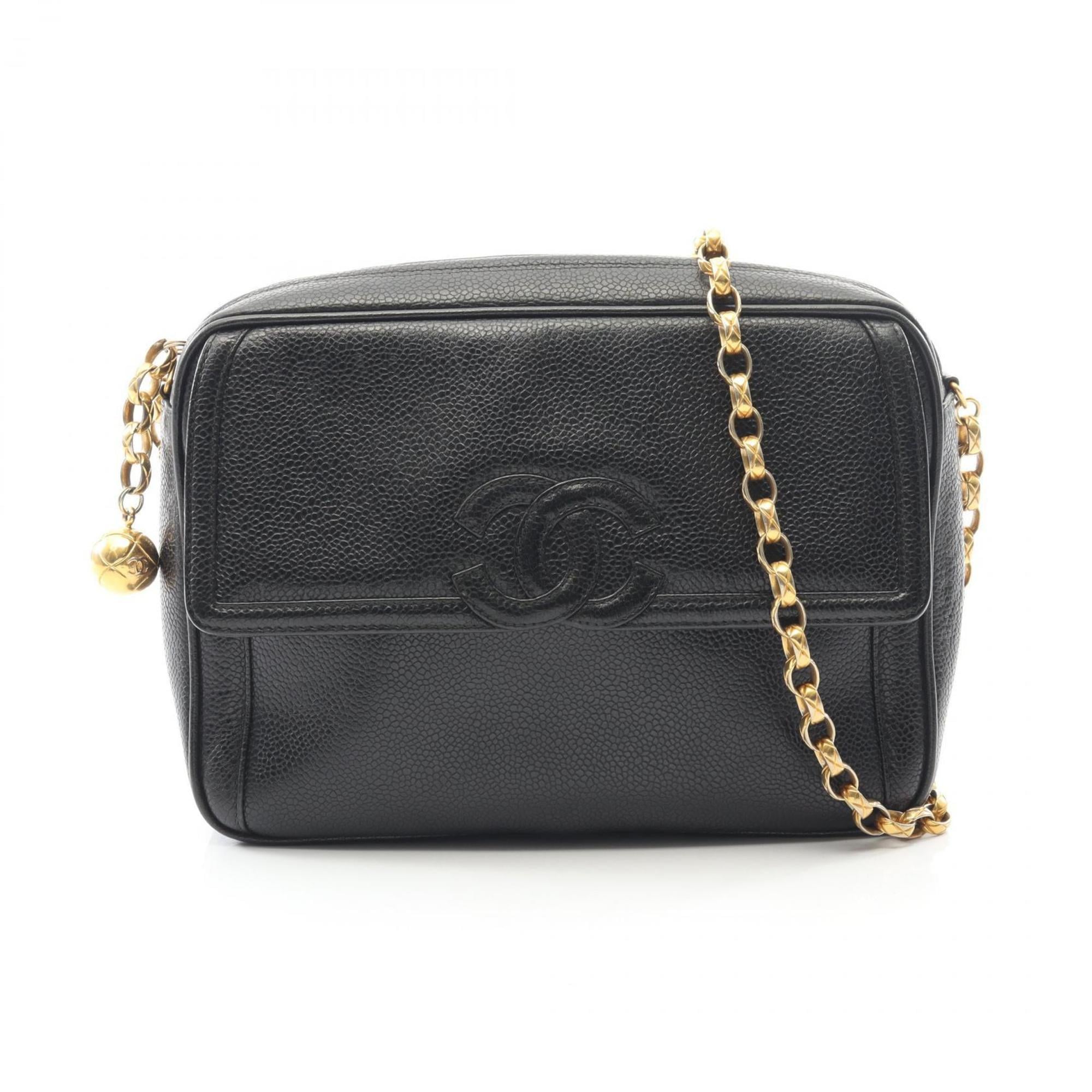 Chanel Black Grained Calfskin Shoulder Bag (Pre-Owned)
