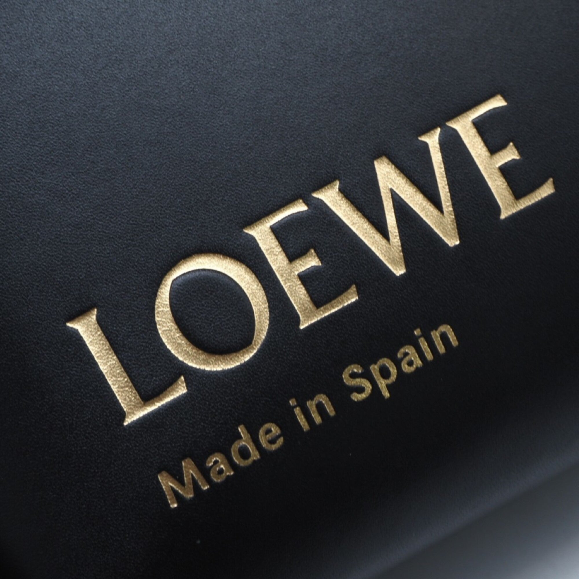 Loewe Black Leather Clutch Bag (Pre-Owned)