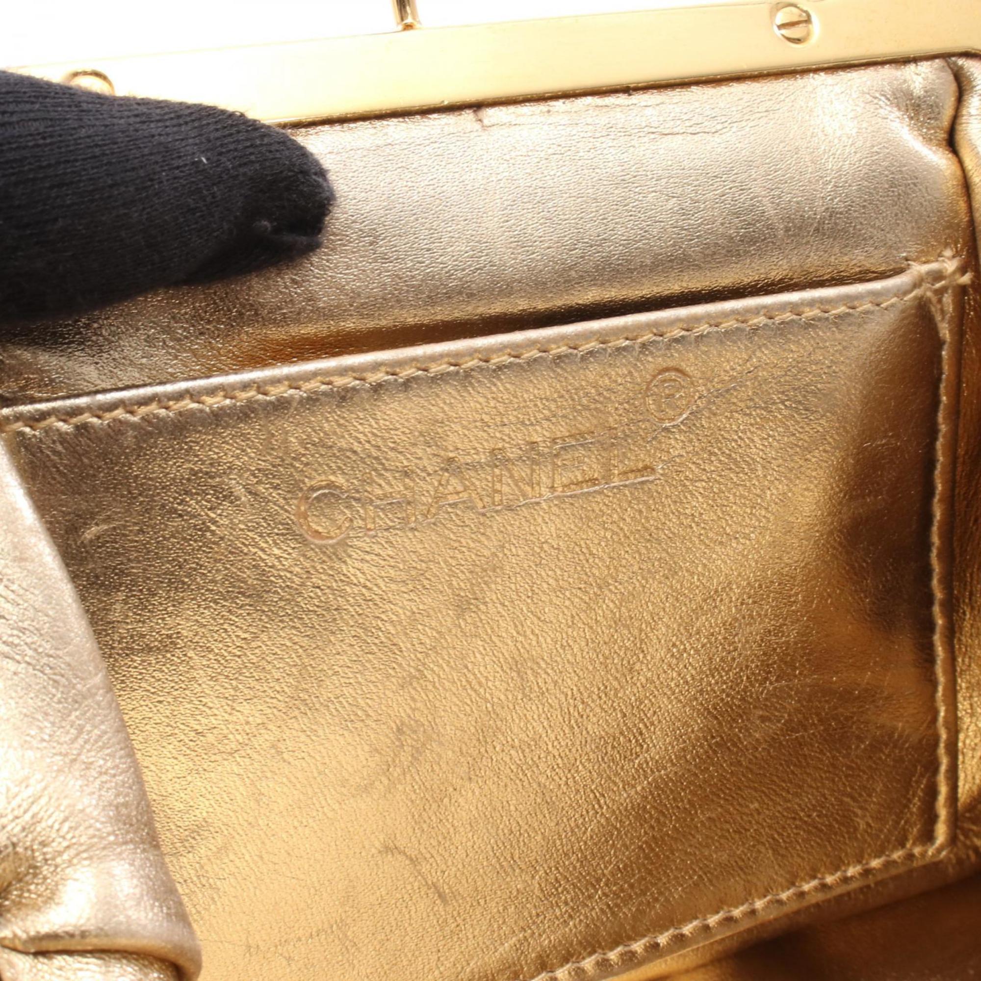 Chanel Black Fabric Shoulder Bag (Pre-Owned)