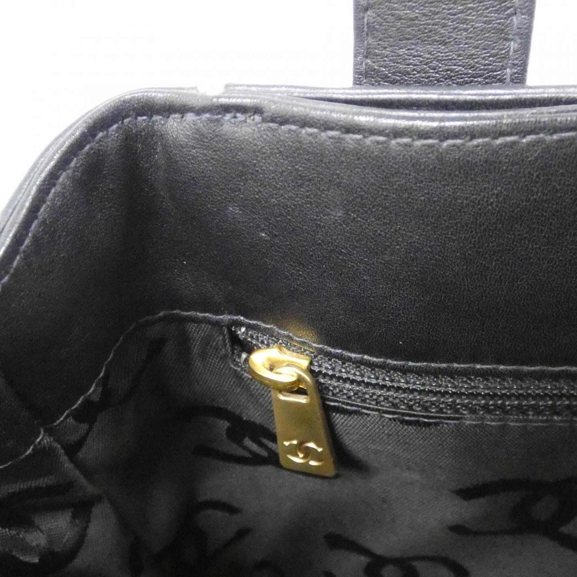 Chanel Beige Black Leather Handbag (Pre-Owned)