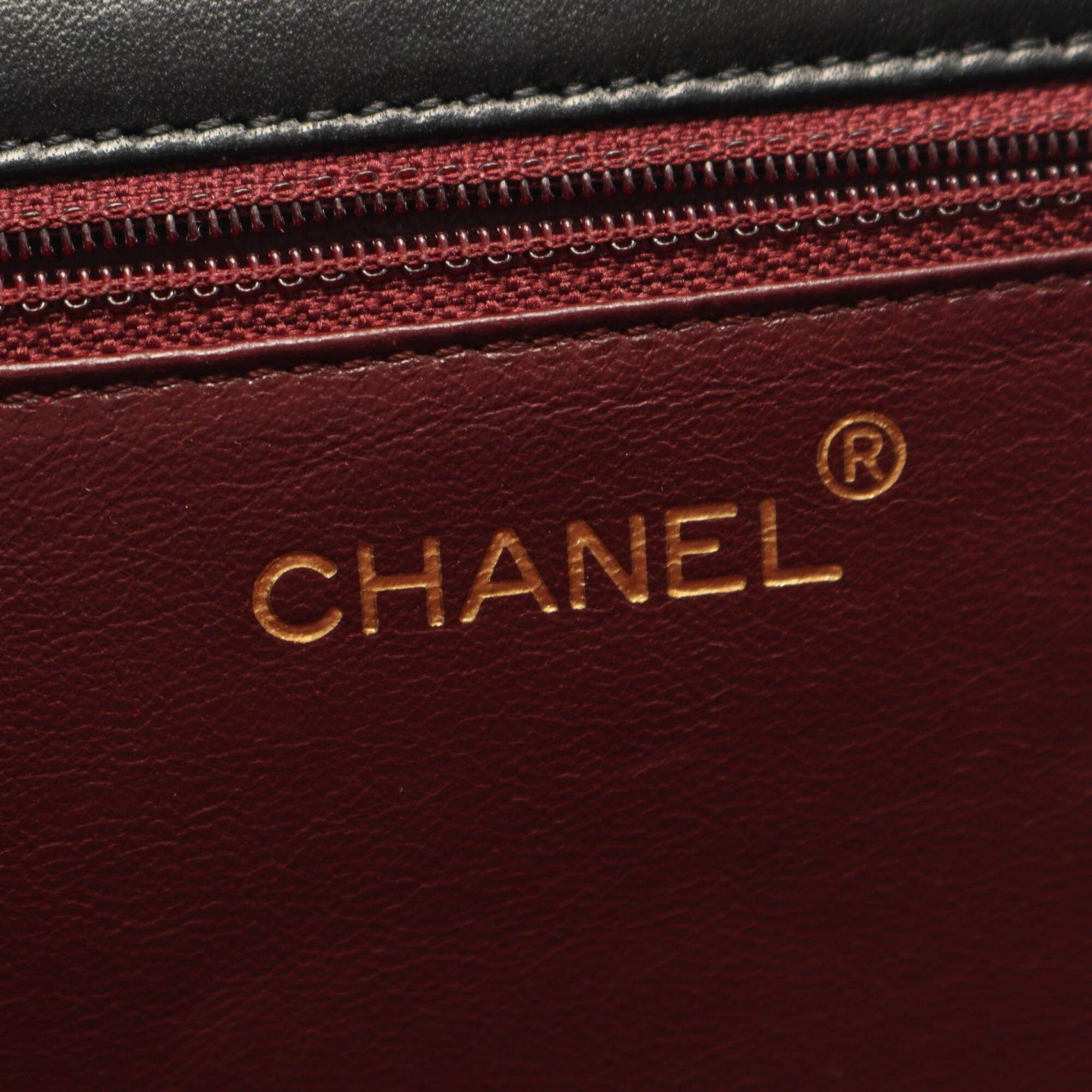 Chanel Black Leather Handbag Shoulder Bag (Pre-Owned)