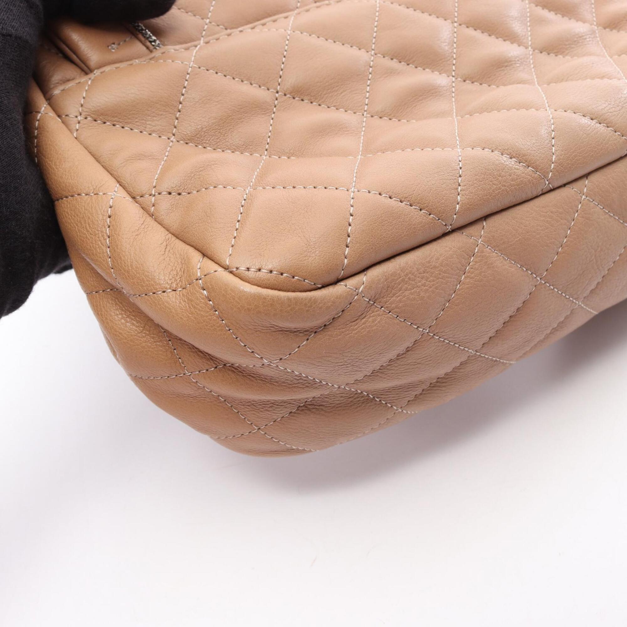 Chanel Beige Leather Handbag Shoulder Bag (Pre-Owned)