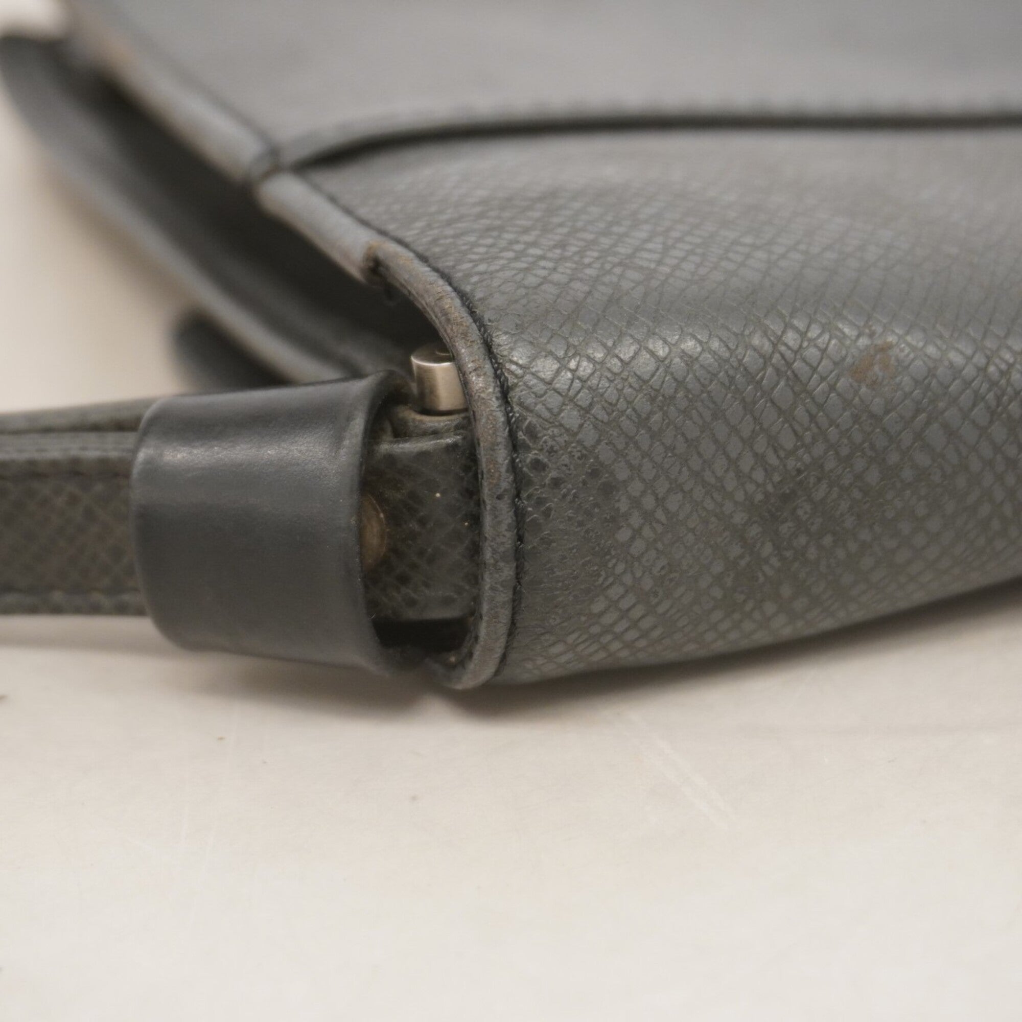 Louis Vuitton Ardoise Clutch Bag (Pre-Owned)