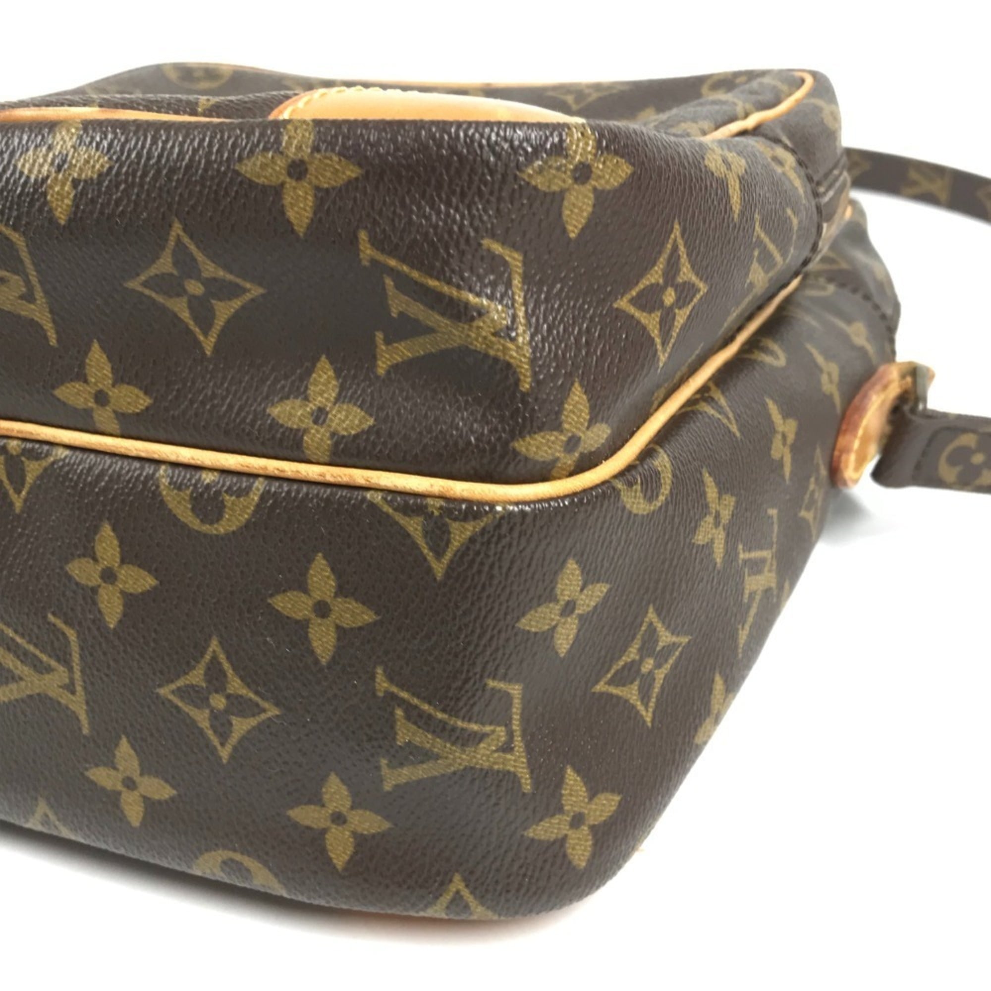 Louis Vuitton Brown Monogram Monogram Pochette Shoulder Bag (Pre-Owned)