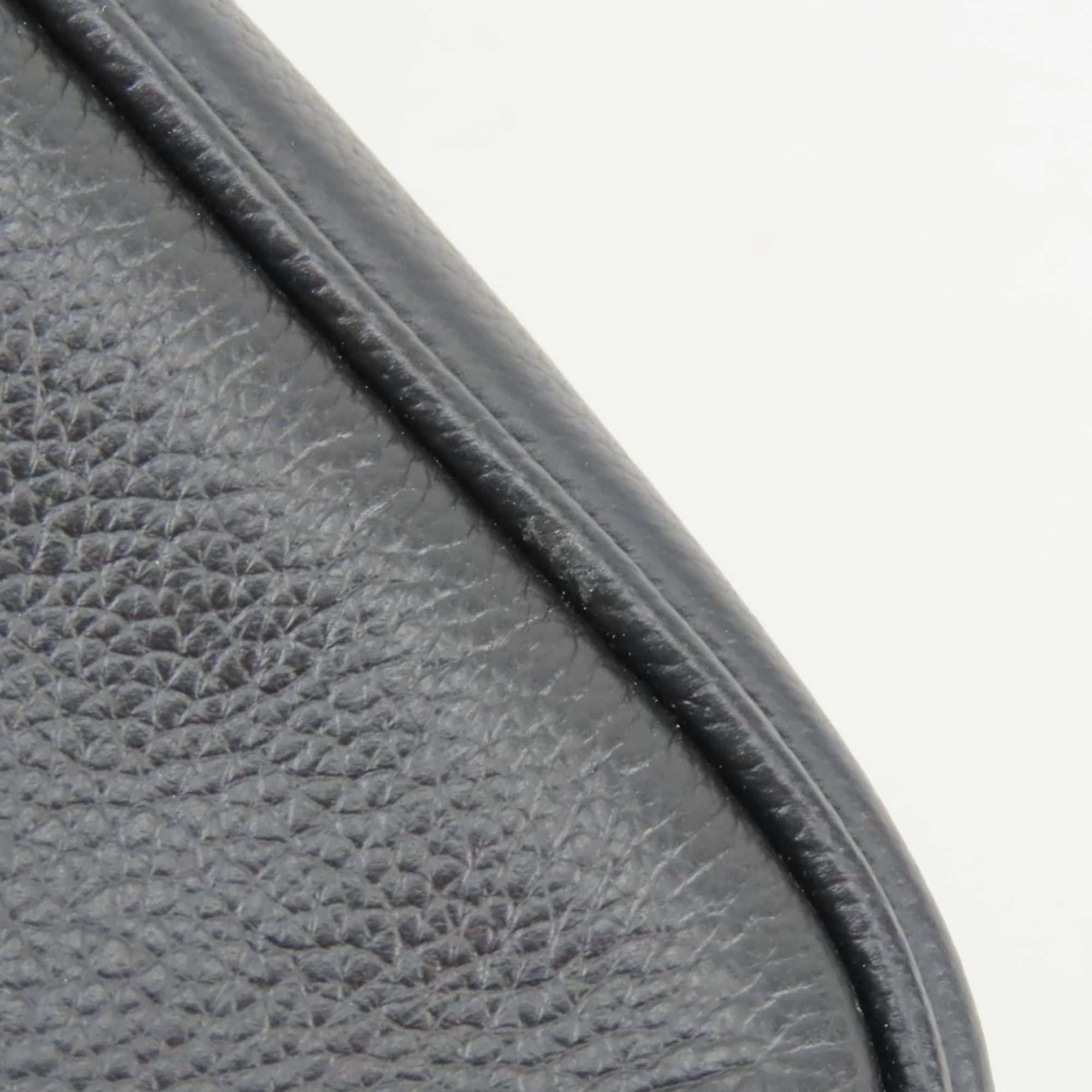 Coach Black Leather Shoulder Bag (Pre-Owned)