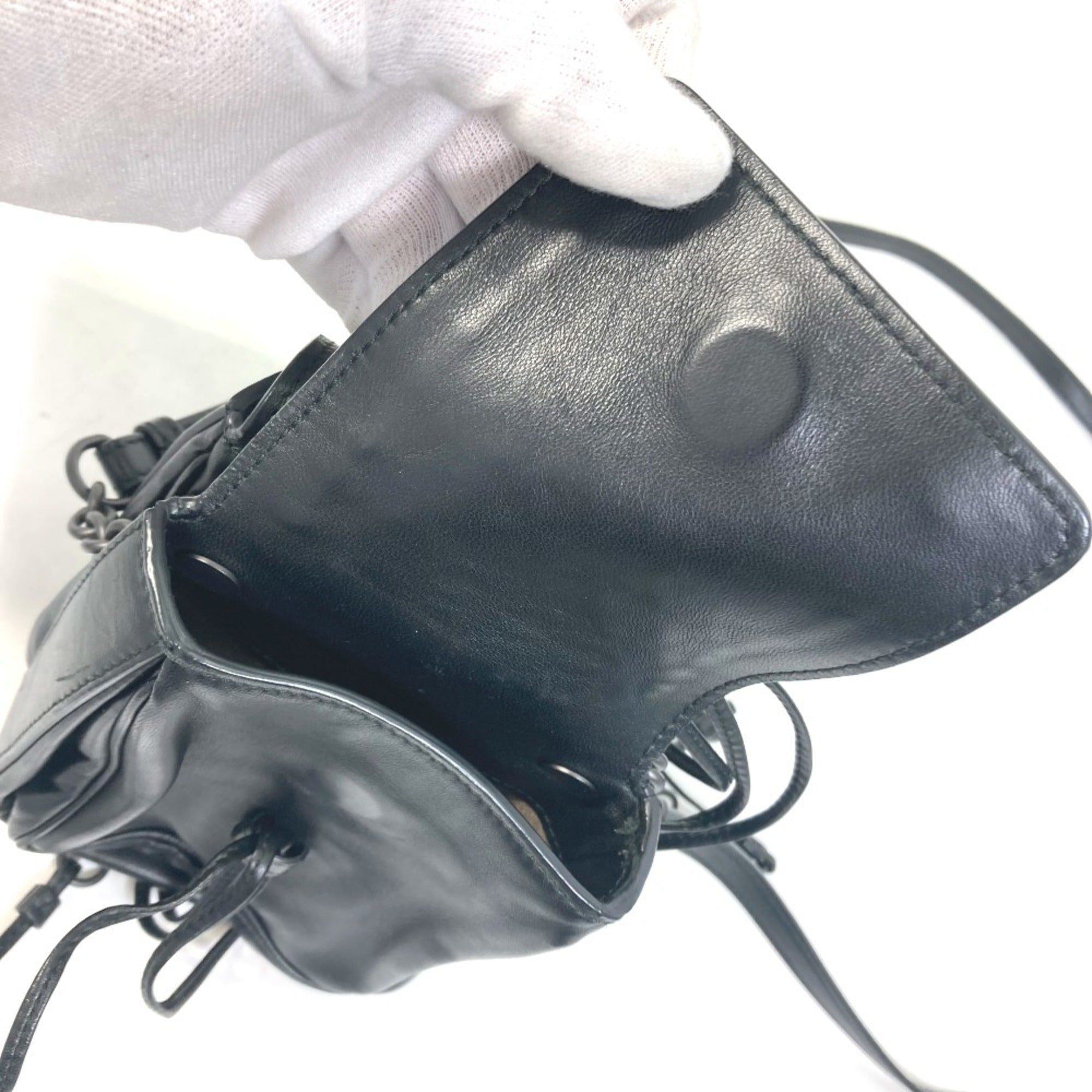 Bottega Veneta Black Leather Shoulder Bag (Pre-Owned)
