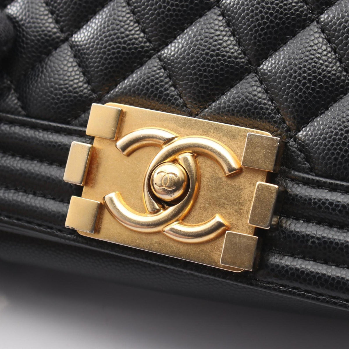 Chanel Black Grained Calfskin Handbag Shoulder Bag (Pre-Owned)
