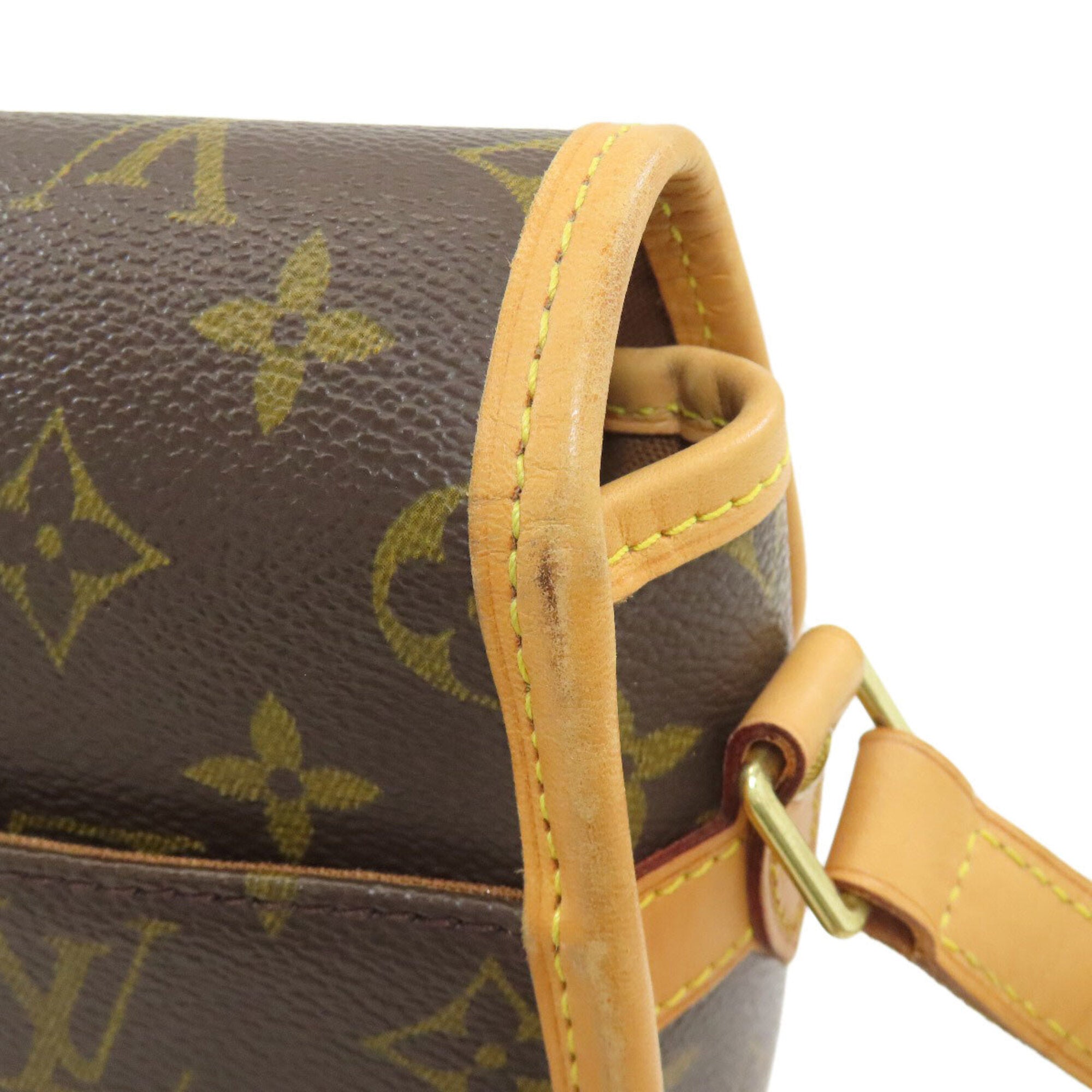 Louis Vuitton Monogram Monogram Canvas Shoulder Bag (Pre-Owned)