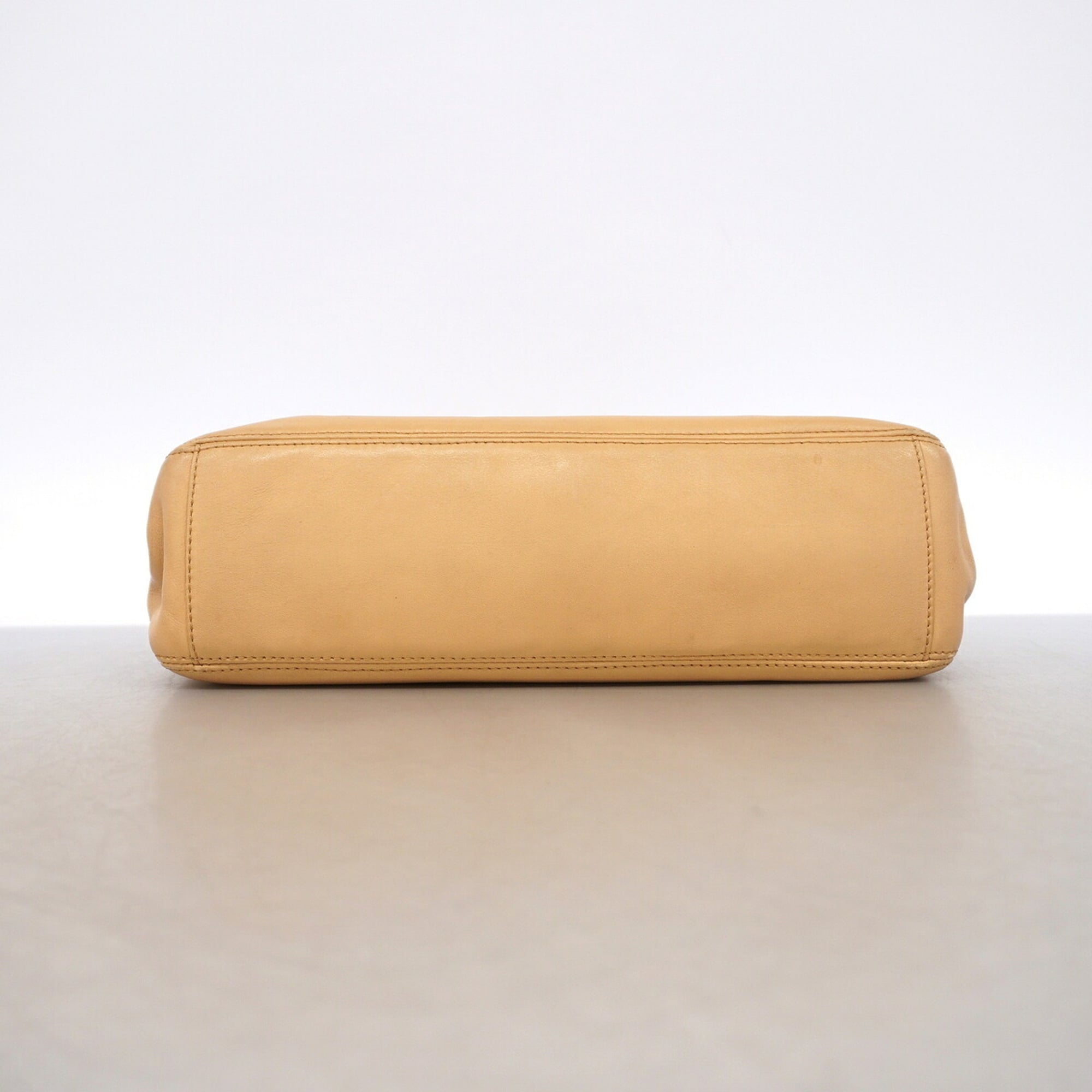 Chanel Beige Leather Handbag (Pre-Owned)
