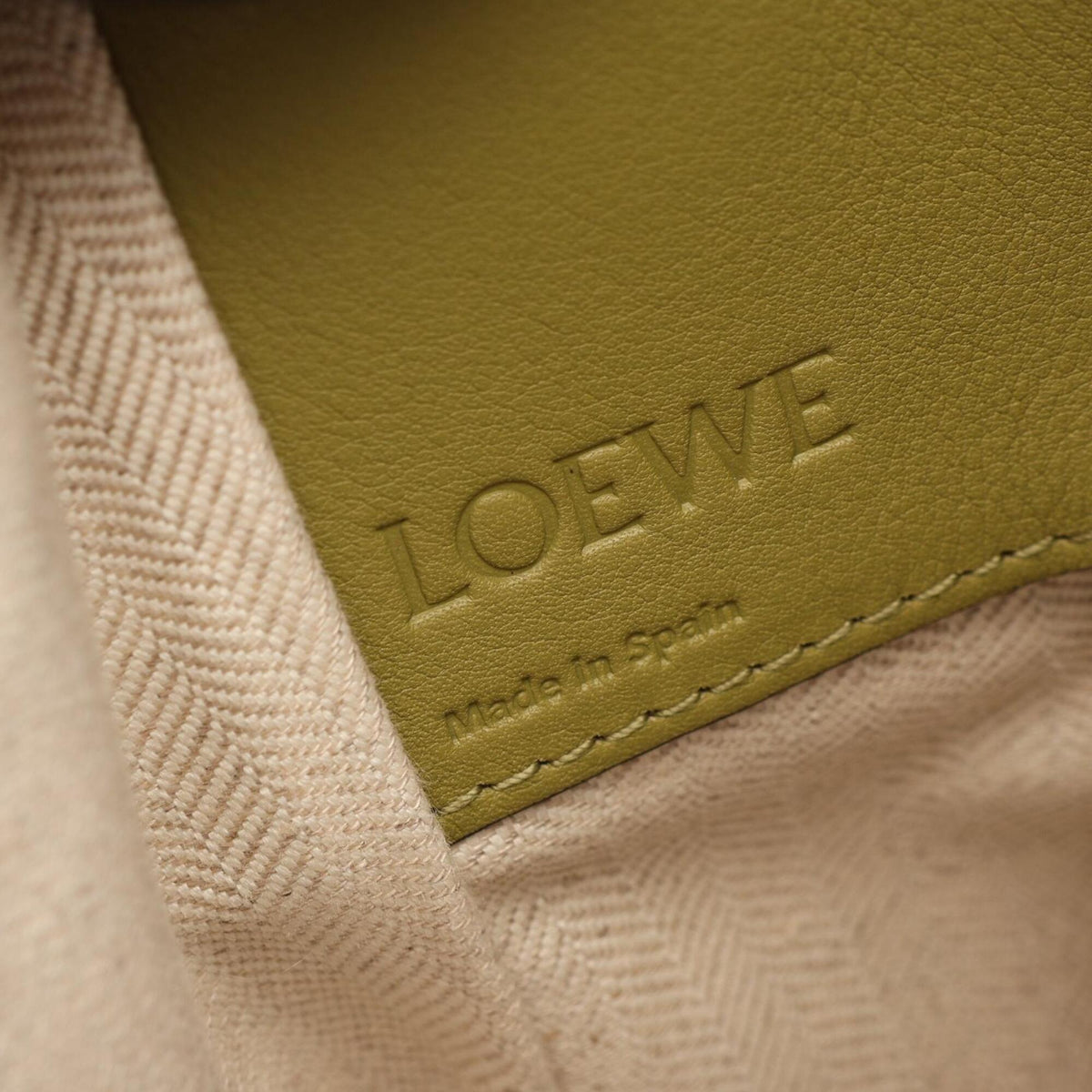 Loewe Beige Multi-Color Leather Handbag (Pre-Owned)