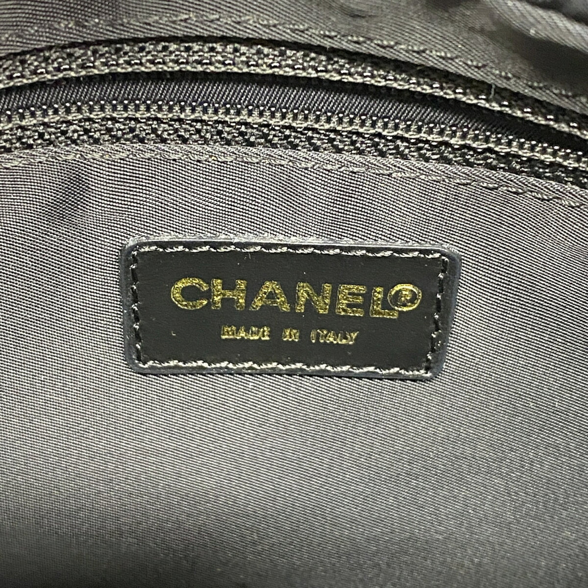 Chanel Black Nylon Shoulder Bag (Pre-Owned)