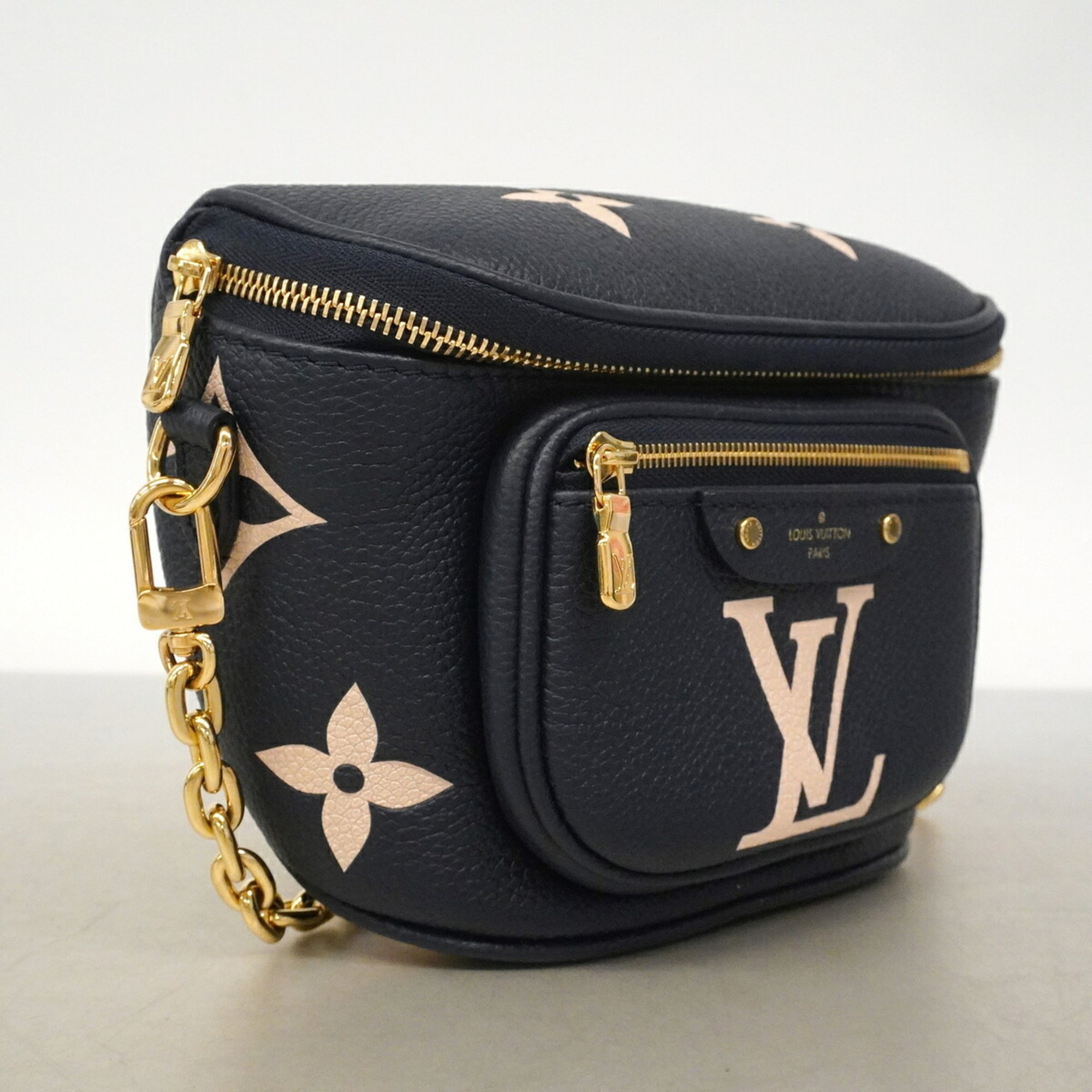 Louis Vuitton Cream Navy Shoulder Bag (Pre-Owned)
