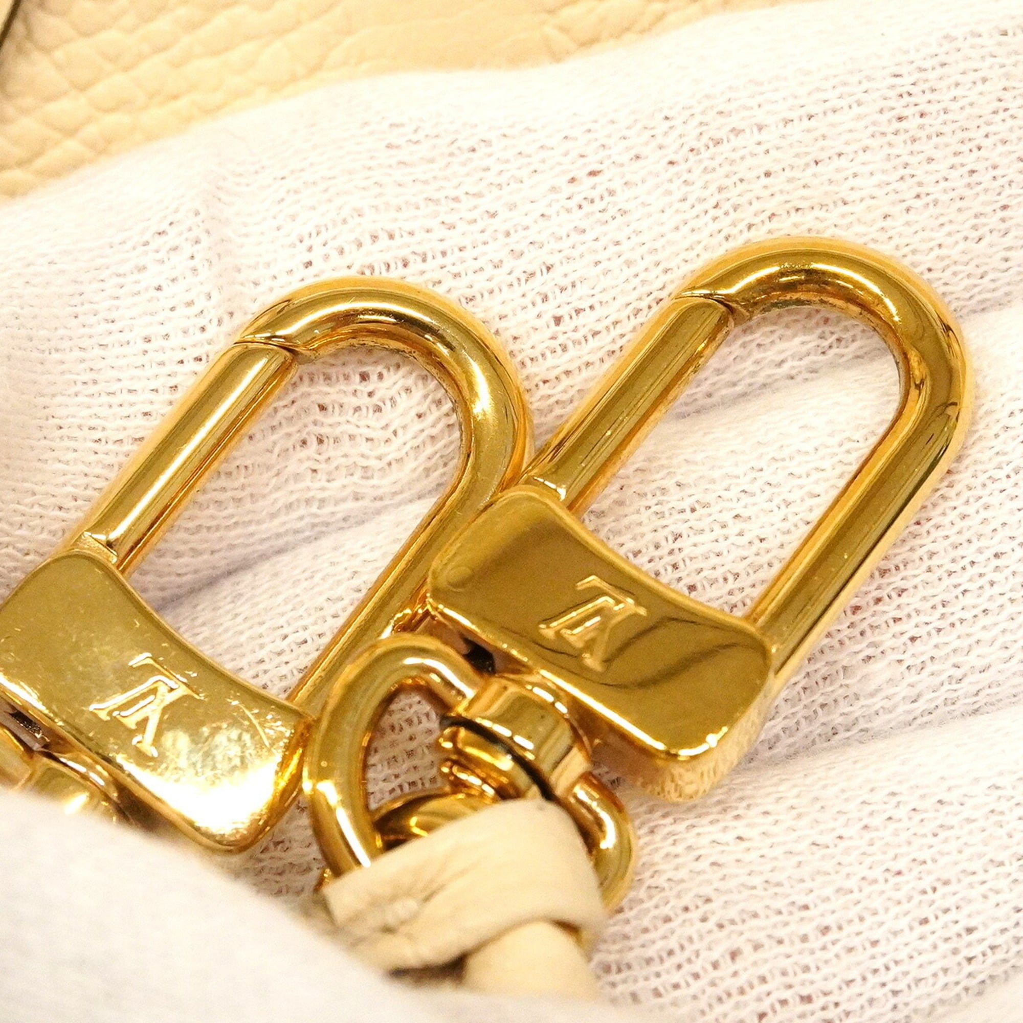 Louis Vuitton Cream Handbag (Pre-Owned)