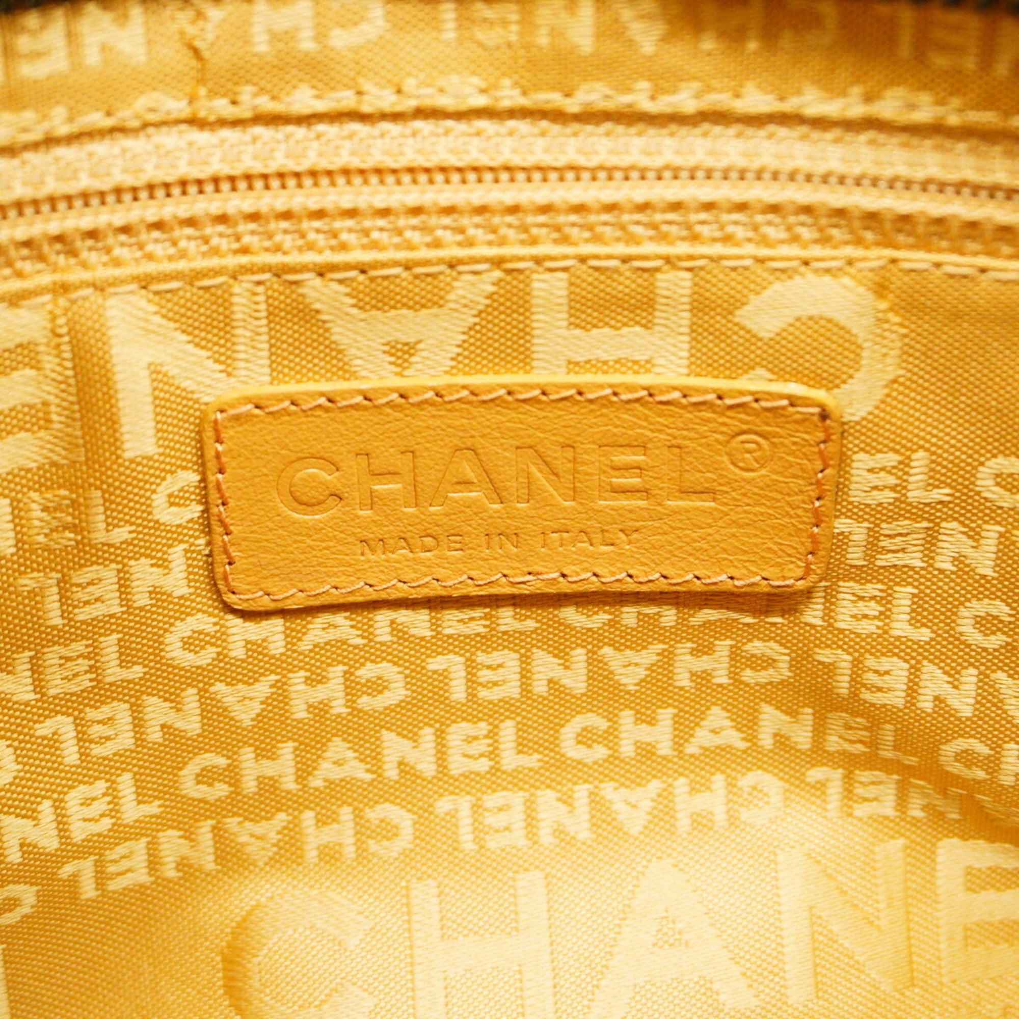 Chanel Beige Leather Tote Bag (Pre-Owned)