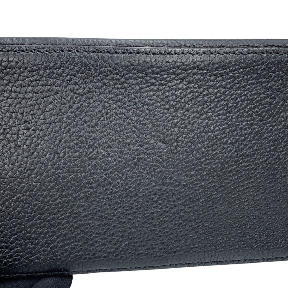 Louis Vuitton Noir Leather Handbag (Pre-Owned)