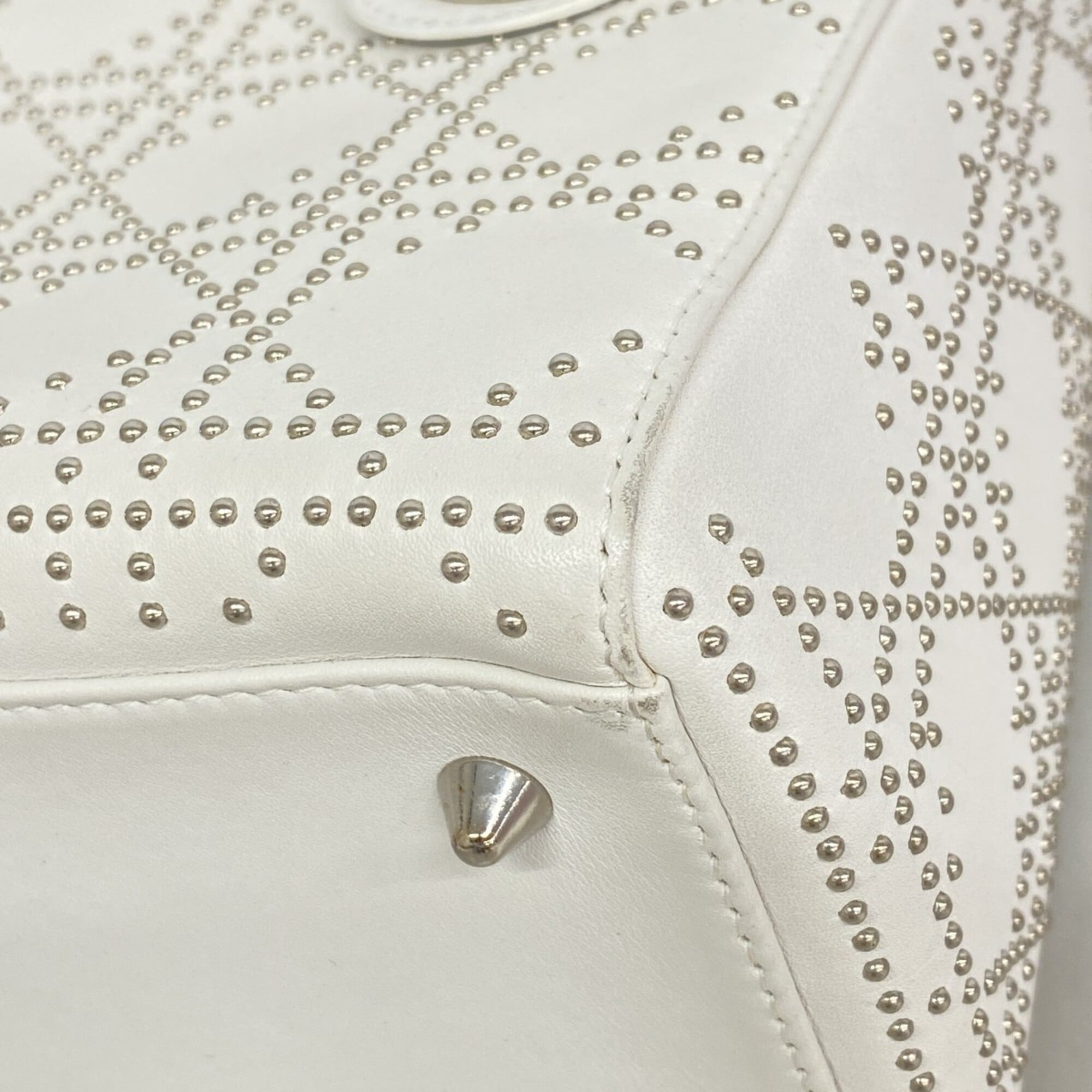 Christian Dior Ivory Leather Handbag (Pre-Owned)