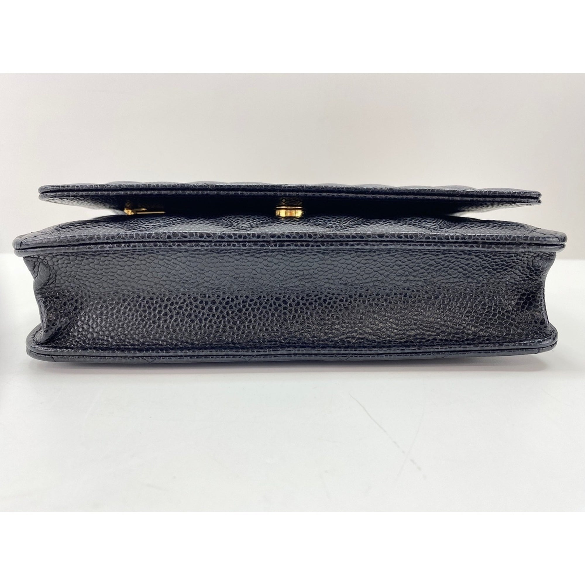 Chanel Black Shoulder Bag (Pre-Owned)