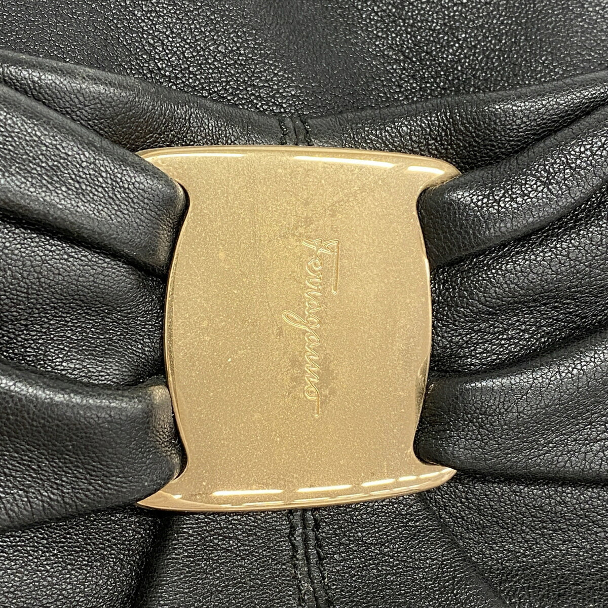 Salvatore Ferragamo Black Leather Handbag (Pre-Owned)