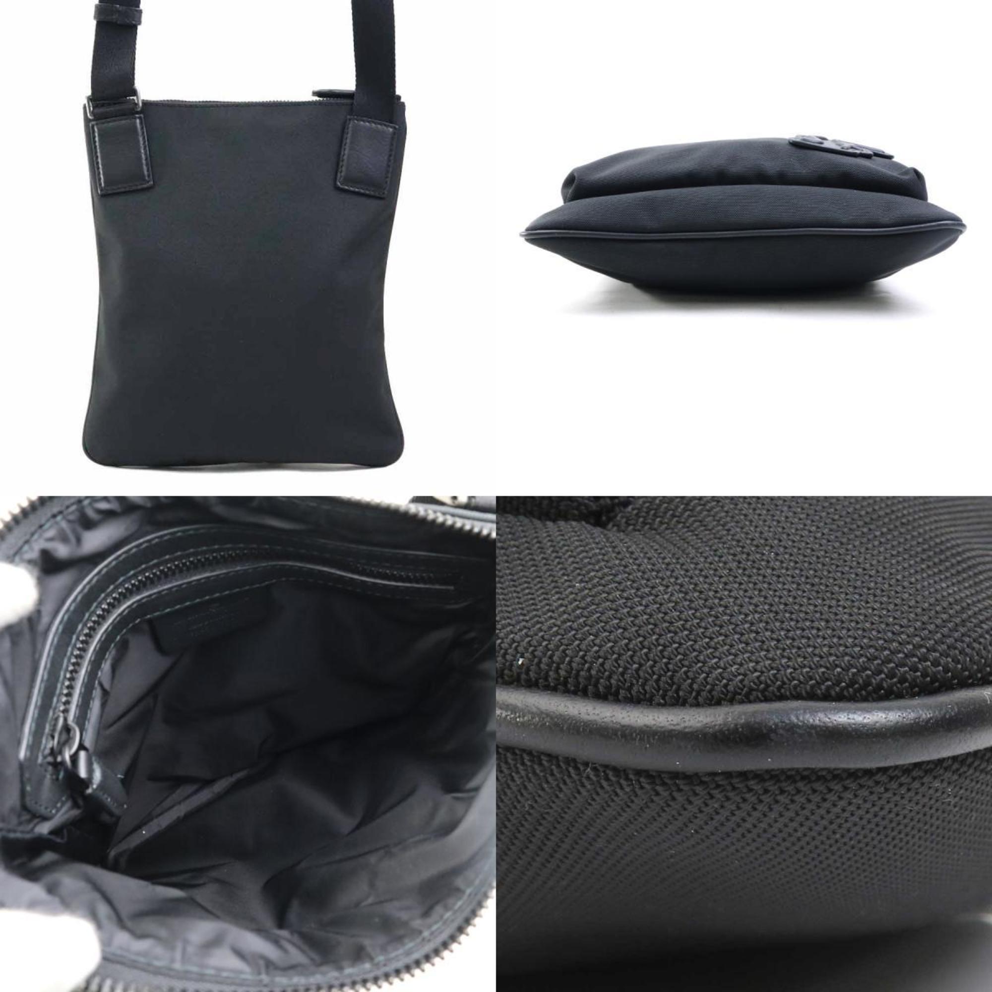 Salvatore Ferragamo Black Nylon Shoulder Bag (Pre-Owned)
