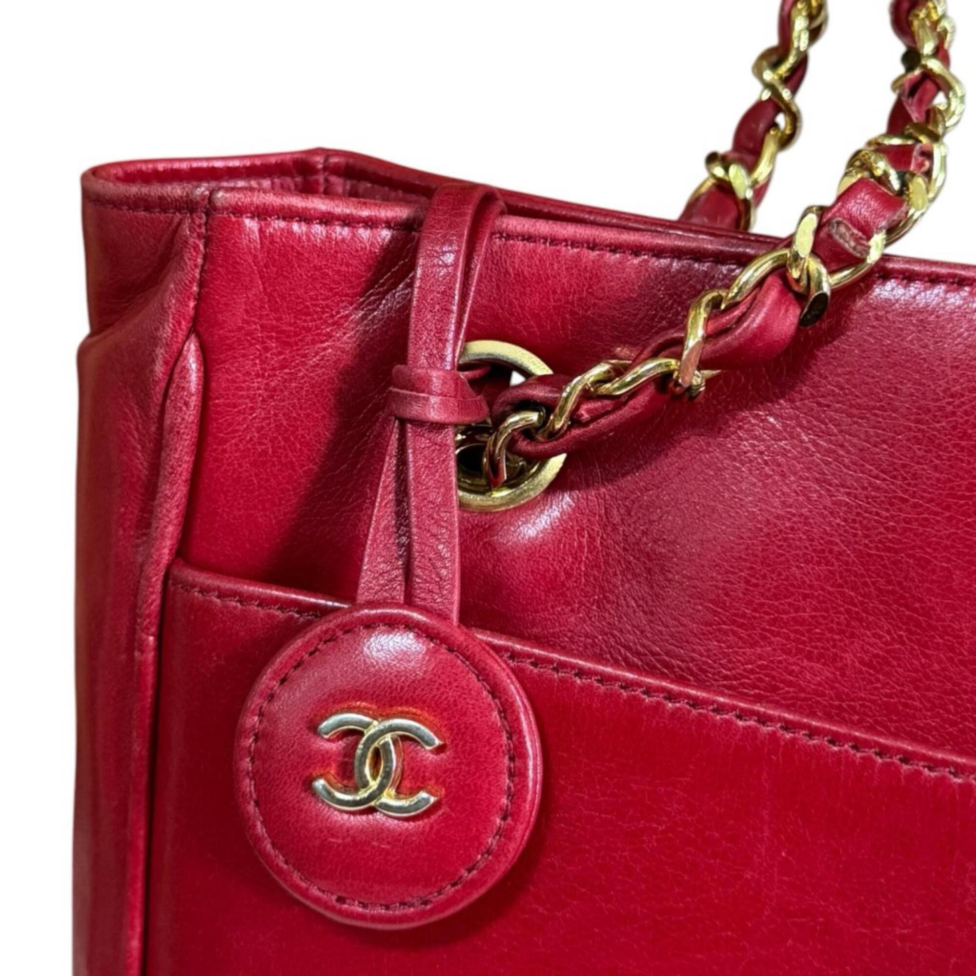 Chanel Red Color Leather Shoulder Bag (Pre-Owned)