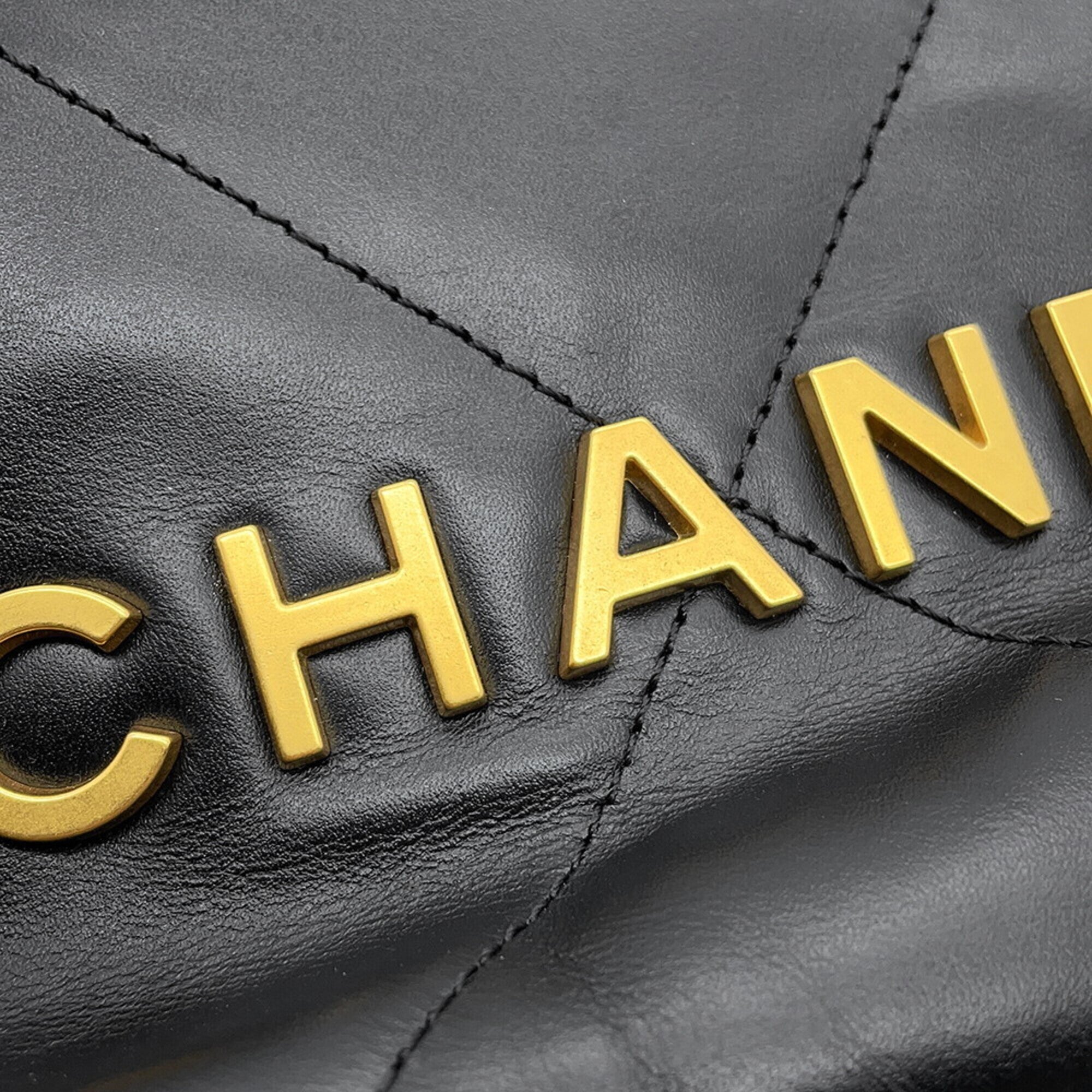 Chanel Black Handbag (Pre-Owned)