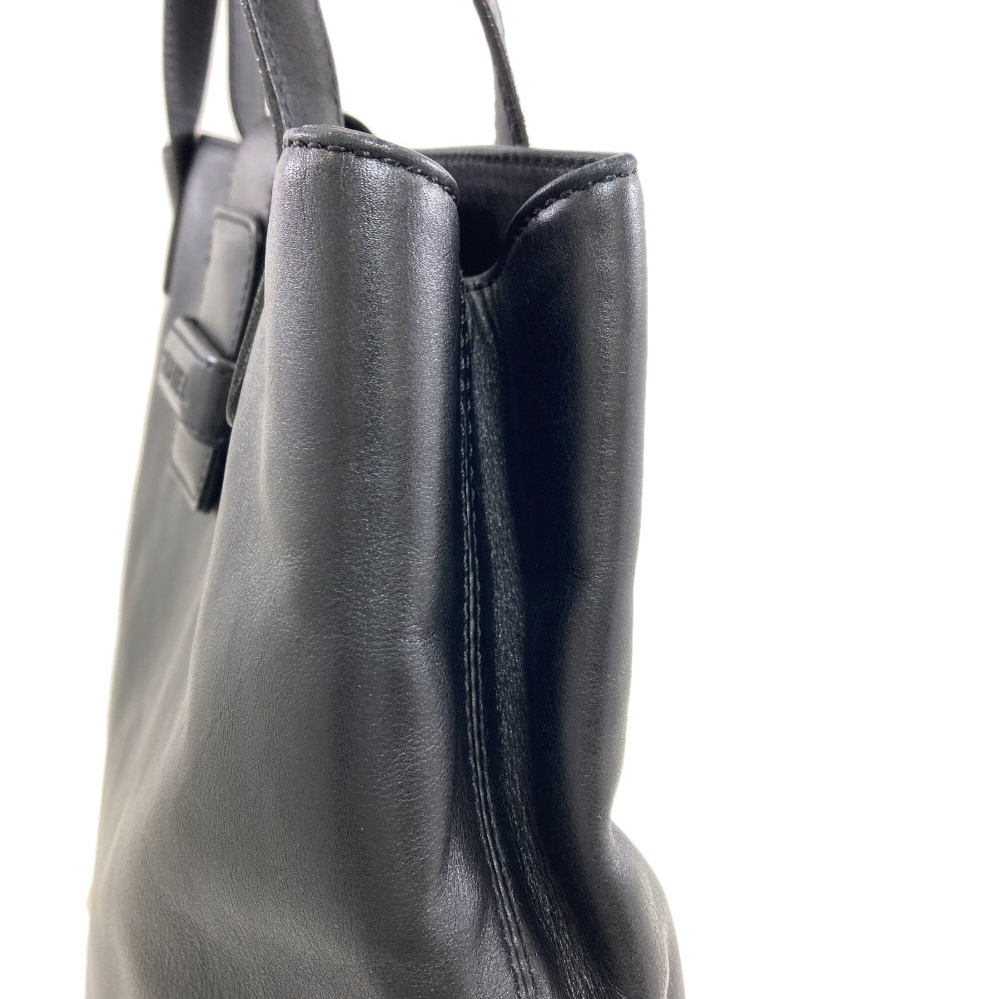 Chanel Black Leather Tote Bag (Pre-Owned)
