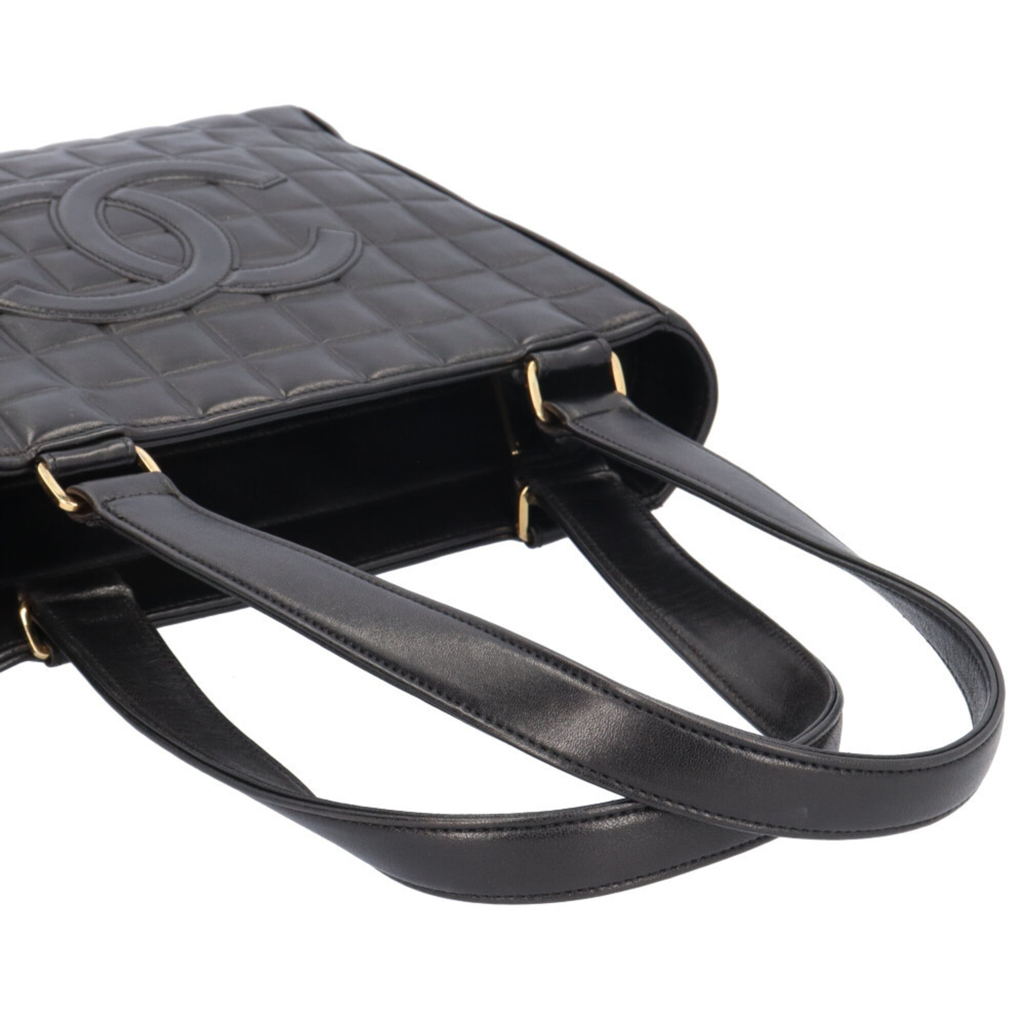 Chanel Black Leather Shoulder Bag (Pre-Owned)