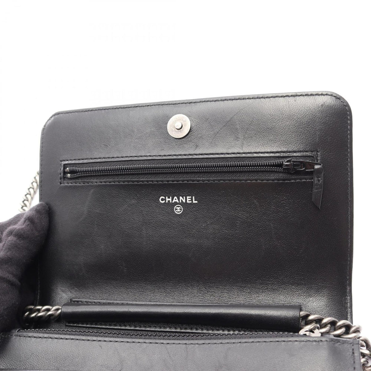 Chanel Black Leather Handbag Shoulder Bag (Pre-Owned)