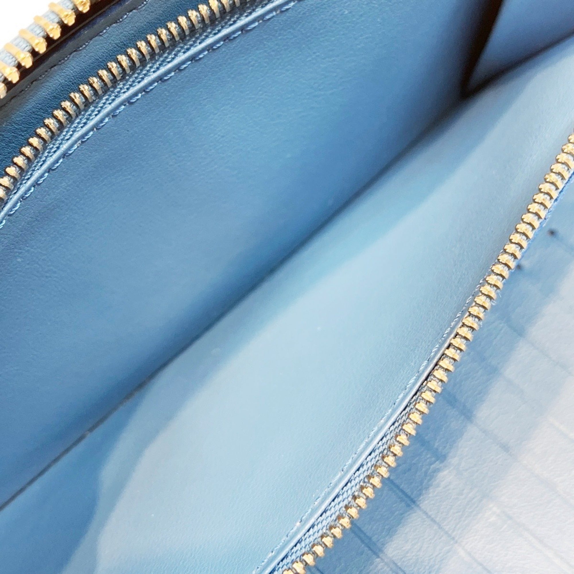 Louis Vuitton Taiga Blue Leather Long Wallet (Bi-Fold) (Pre-Owned)