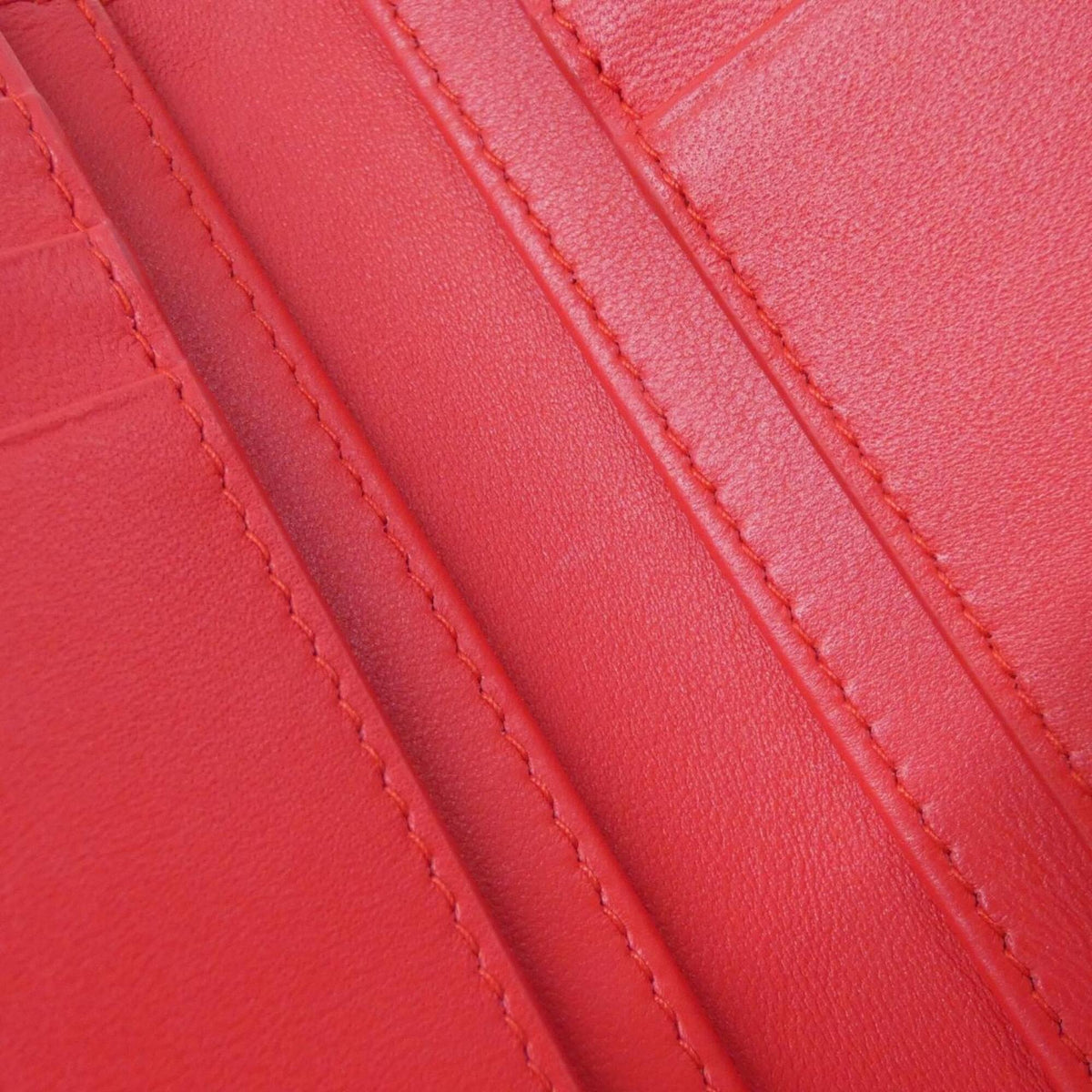 Christian Dior Red Color Leather Wallet (Bi-Fold) (Pre-Owned)