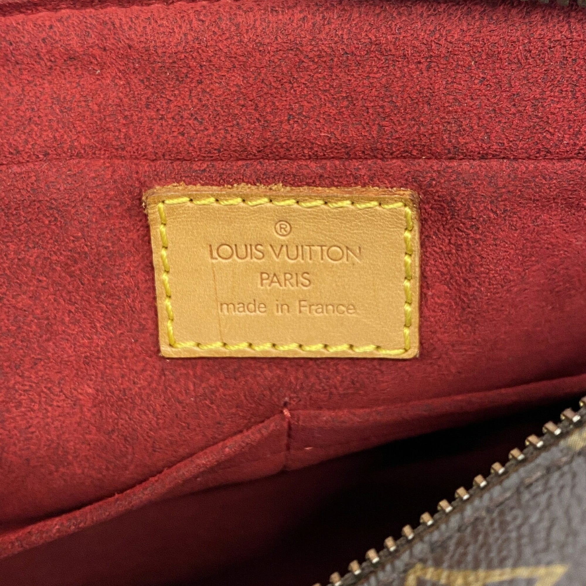 Louis Vuitton Brown Shoulder Bag (Pre-Owned)