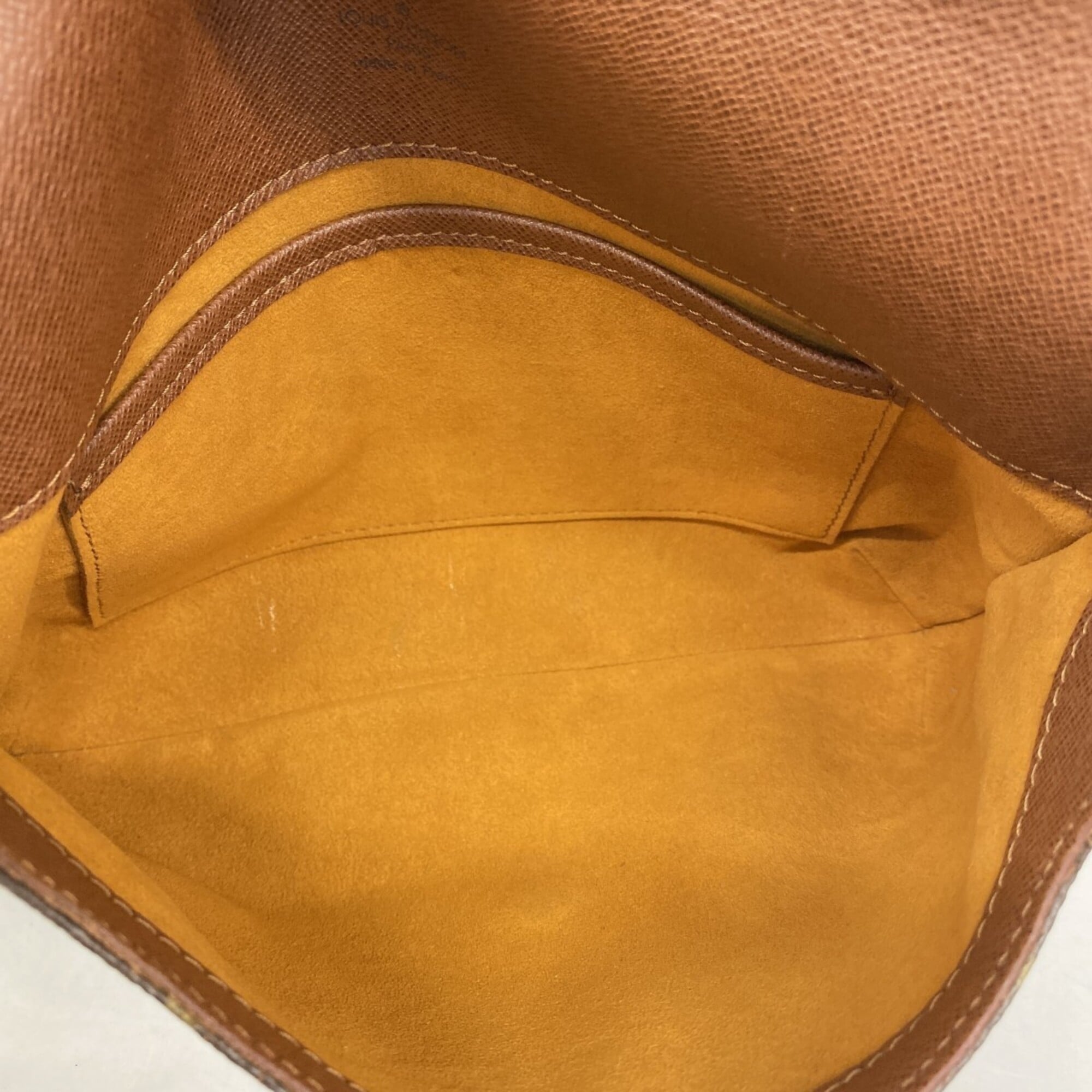 Louis Vuitton Brown Shoulder Bag (Pre-Owned)