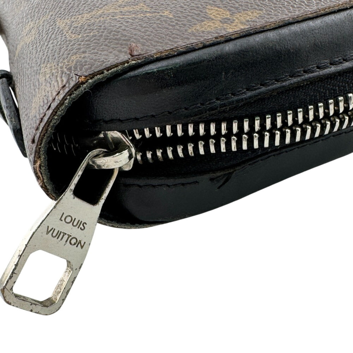 Louis Vuitton Brown Leather Clutch Bag (Pre-Owned)
