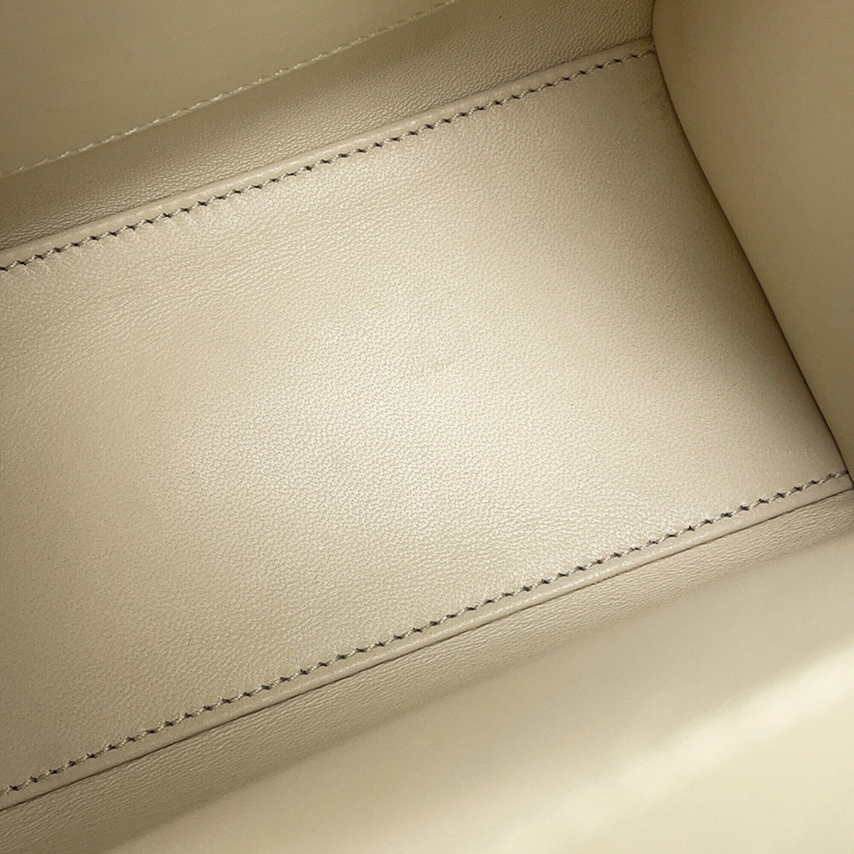 Gucci Ivory Leather Handbag Shoulder Bag (Pre-Owned)