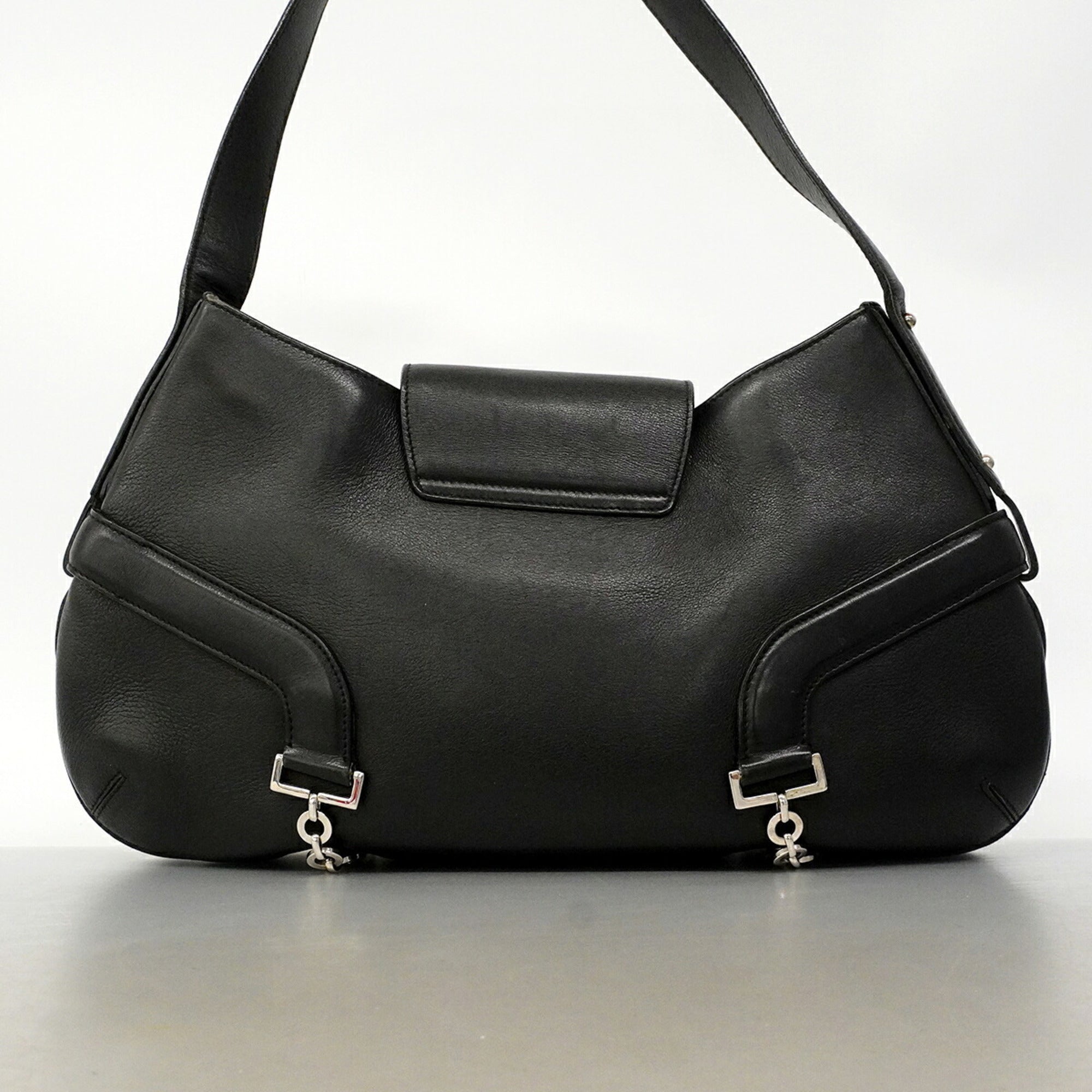 Salvatore Ferragamo Black Leather Shoulder Bag (Pre-Owned)