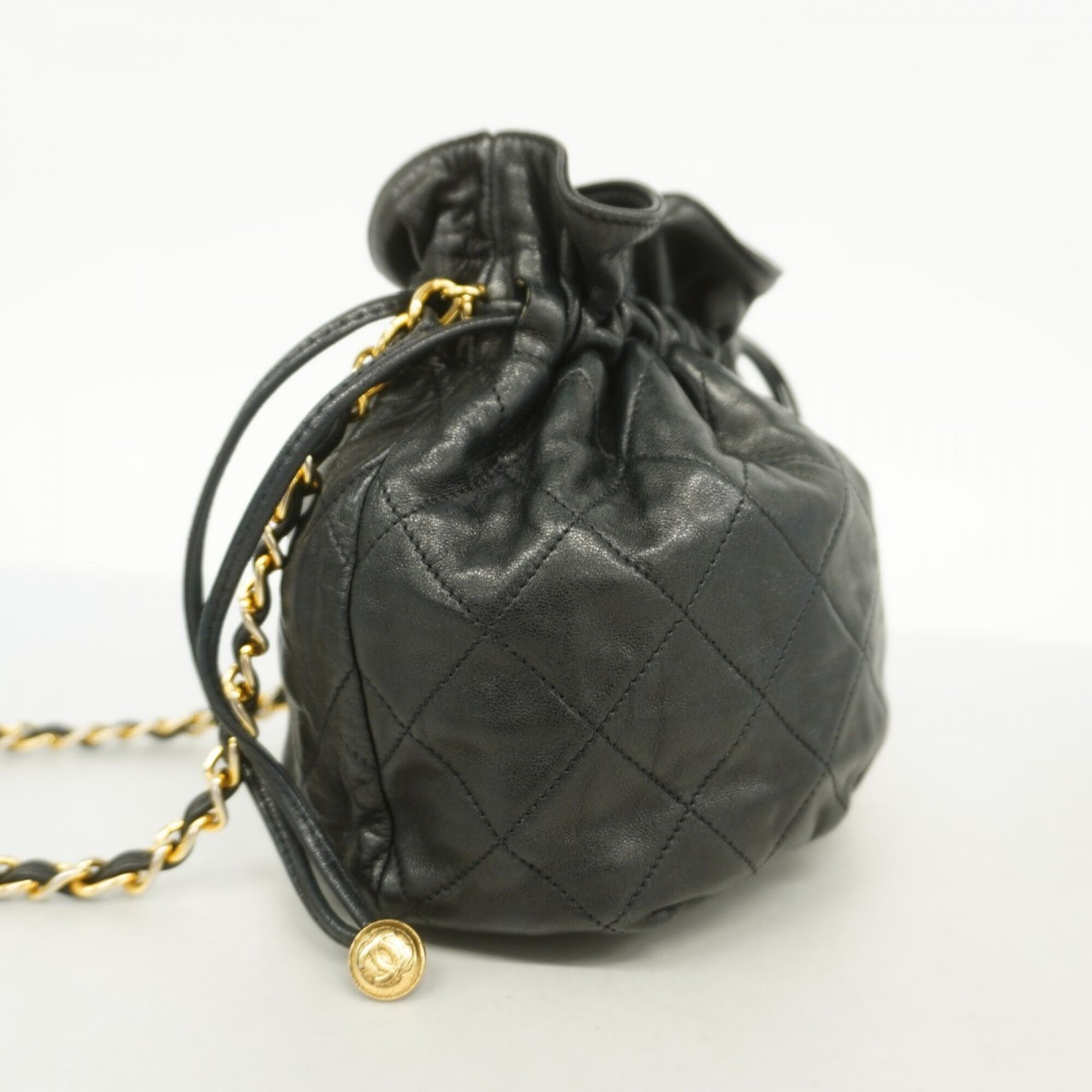 Chanel Black Leather Shoulder Bag (Pre-Owned)