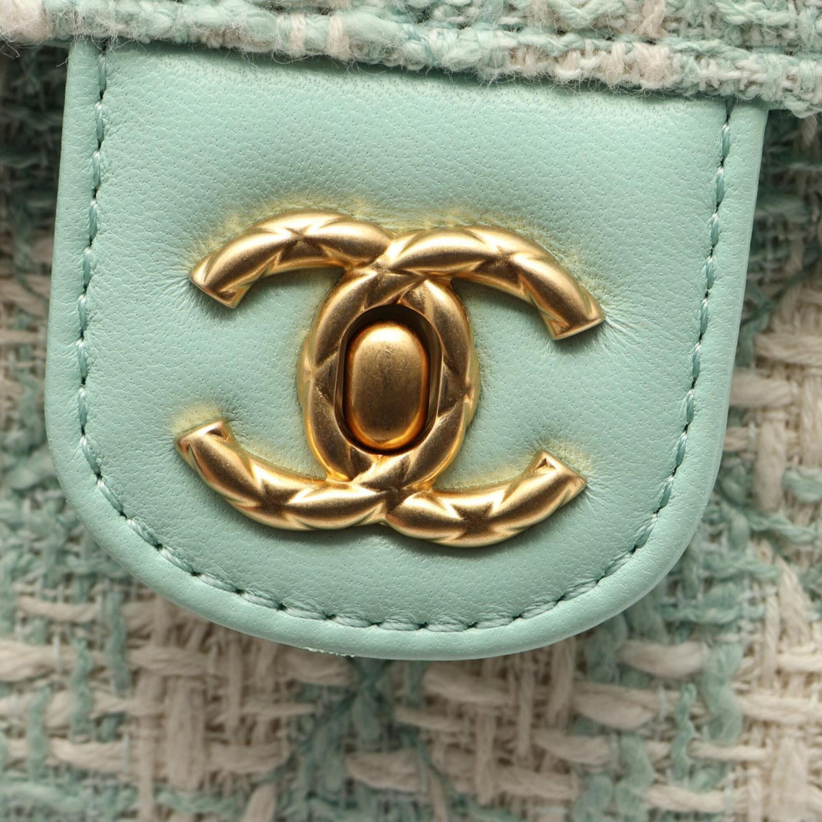 Chanel Green White Fabric Leather Handbag Shoulder Bag (Pre-Owned)