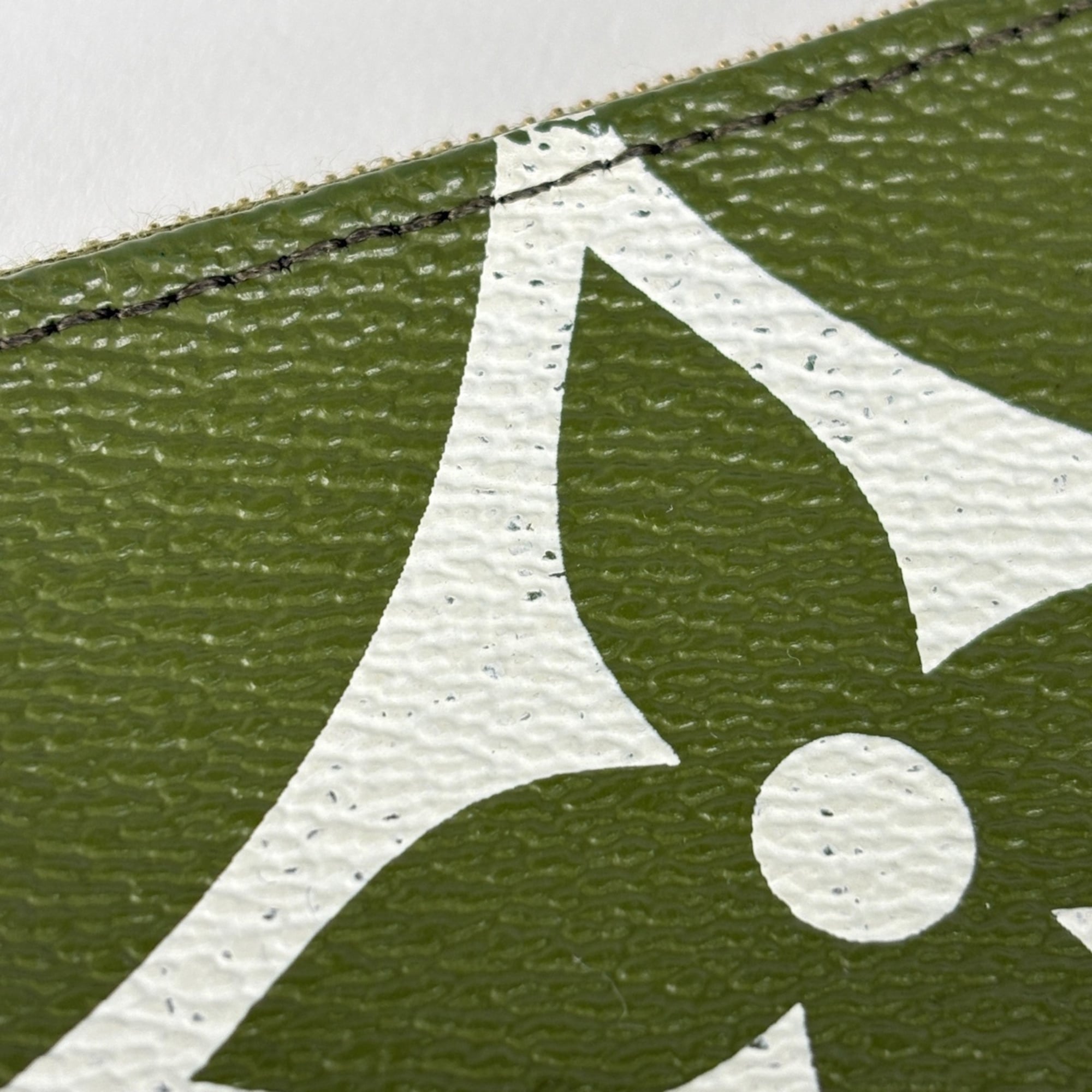 Louis Vuitton Beige Khaki Pochette Pouch (Pre-Owned)