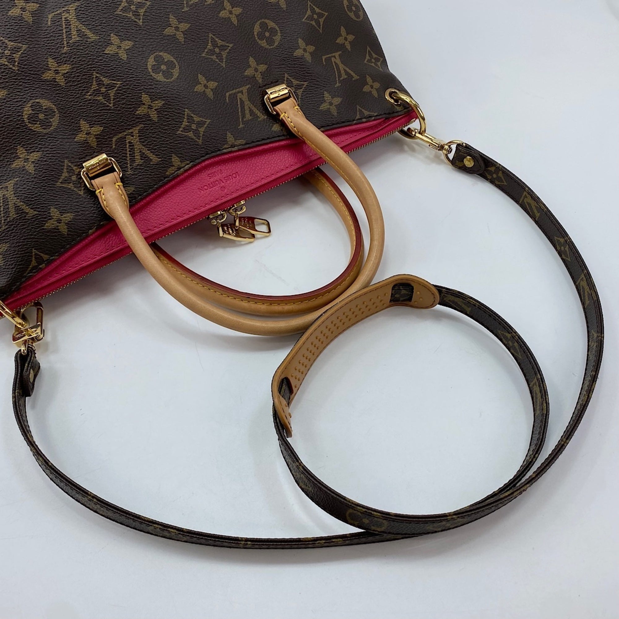 Louis Vuitton Brown Handbag (Pre-Owned)